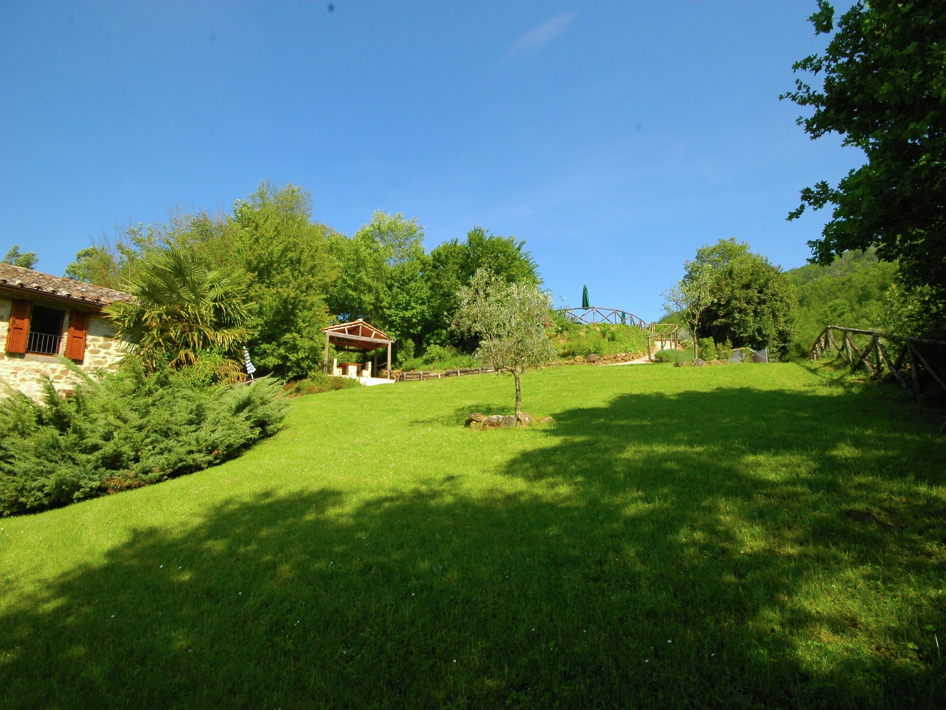 Op 1,0 km van het centrum: ruim vakantiehuis in Lisciano Niccone - foto 52