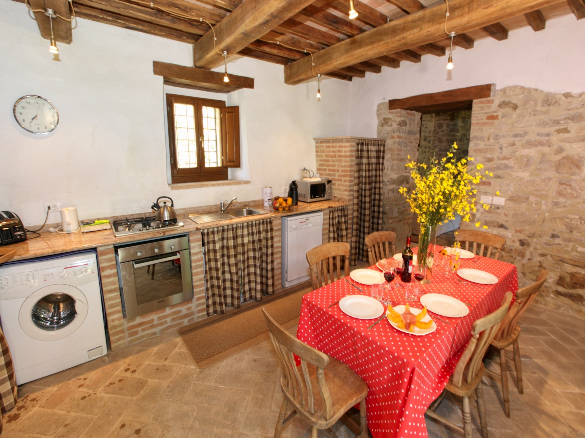 Op 1,0 km van het centrum: ruim vakantiehuis in Lisciano Niccone - foto 3