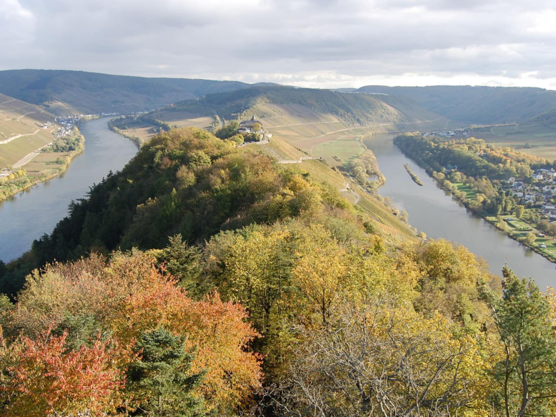 Ruim vakantiehuis in Zell-Mosel met terras aan de beek - foto 21