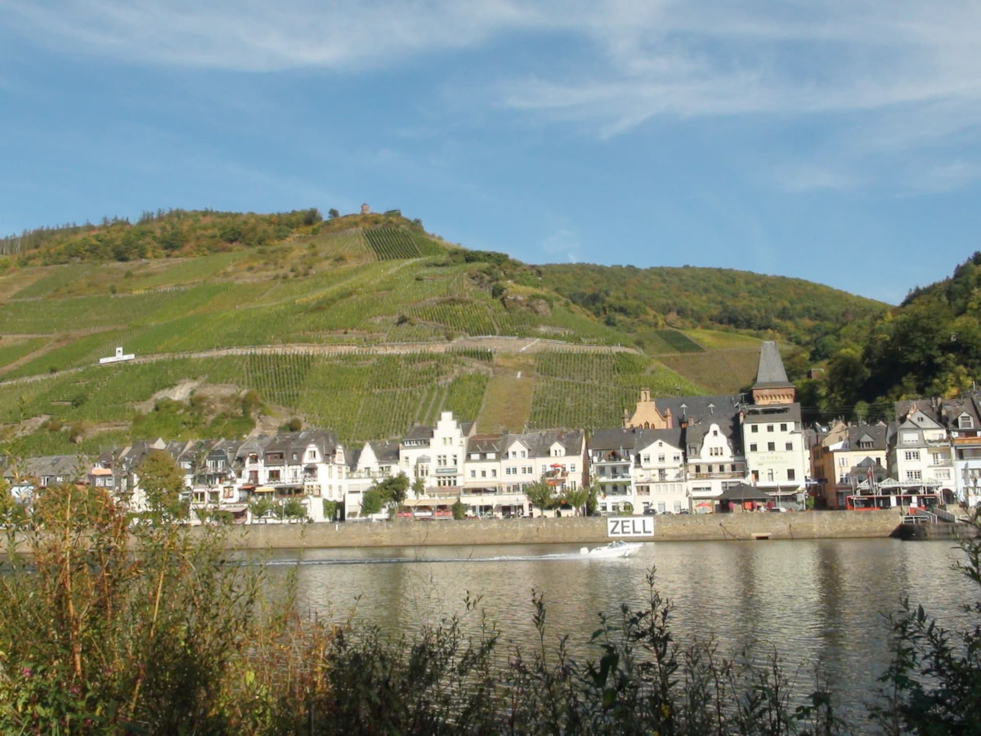 Ruim vakantiehuis in Zell-Mosel met terras aan de beek - foto 24