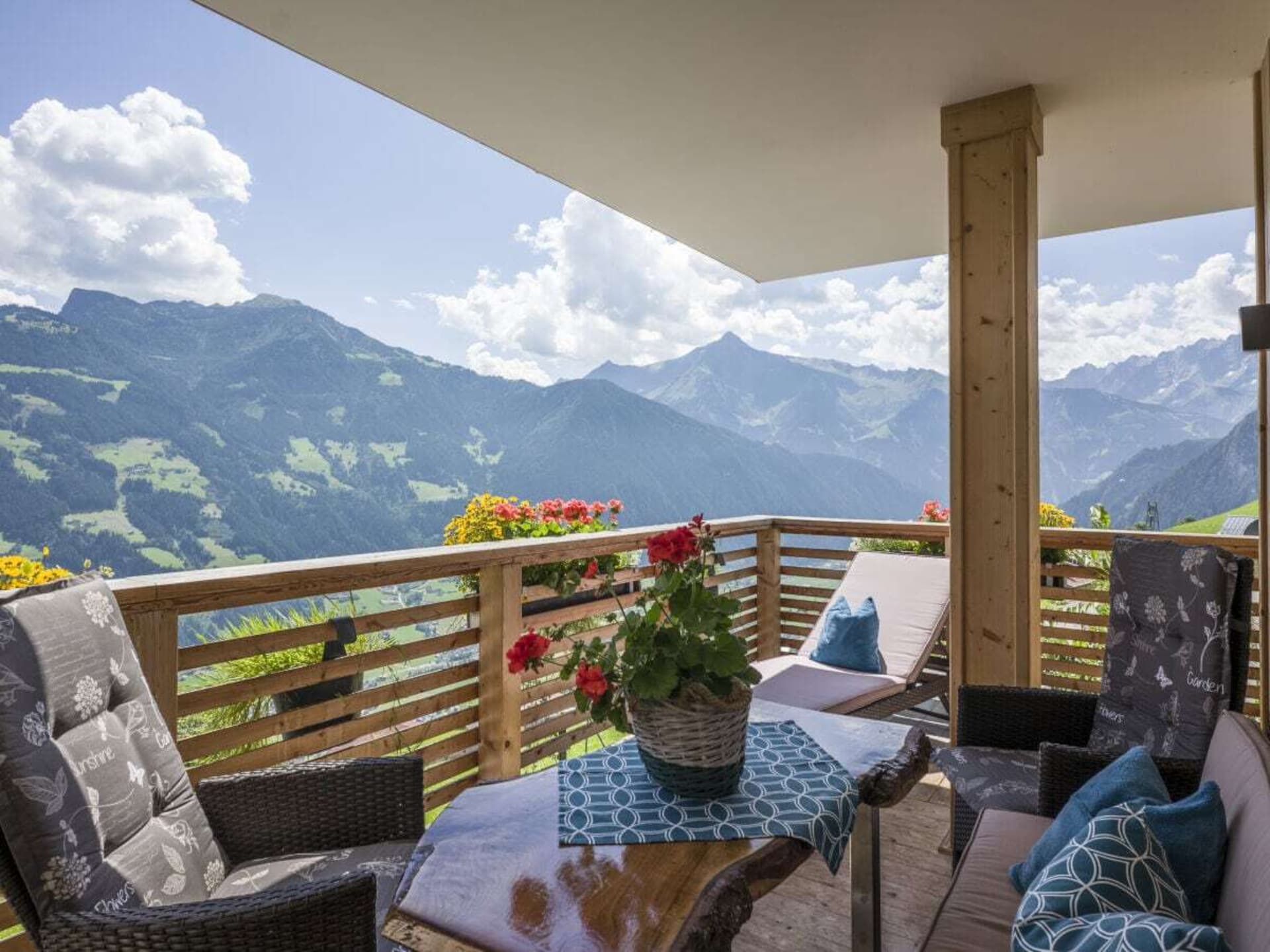 Zonnig vakantiehuis in Hippach met uitzicht op de Zillertaler Alpen - foto 5