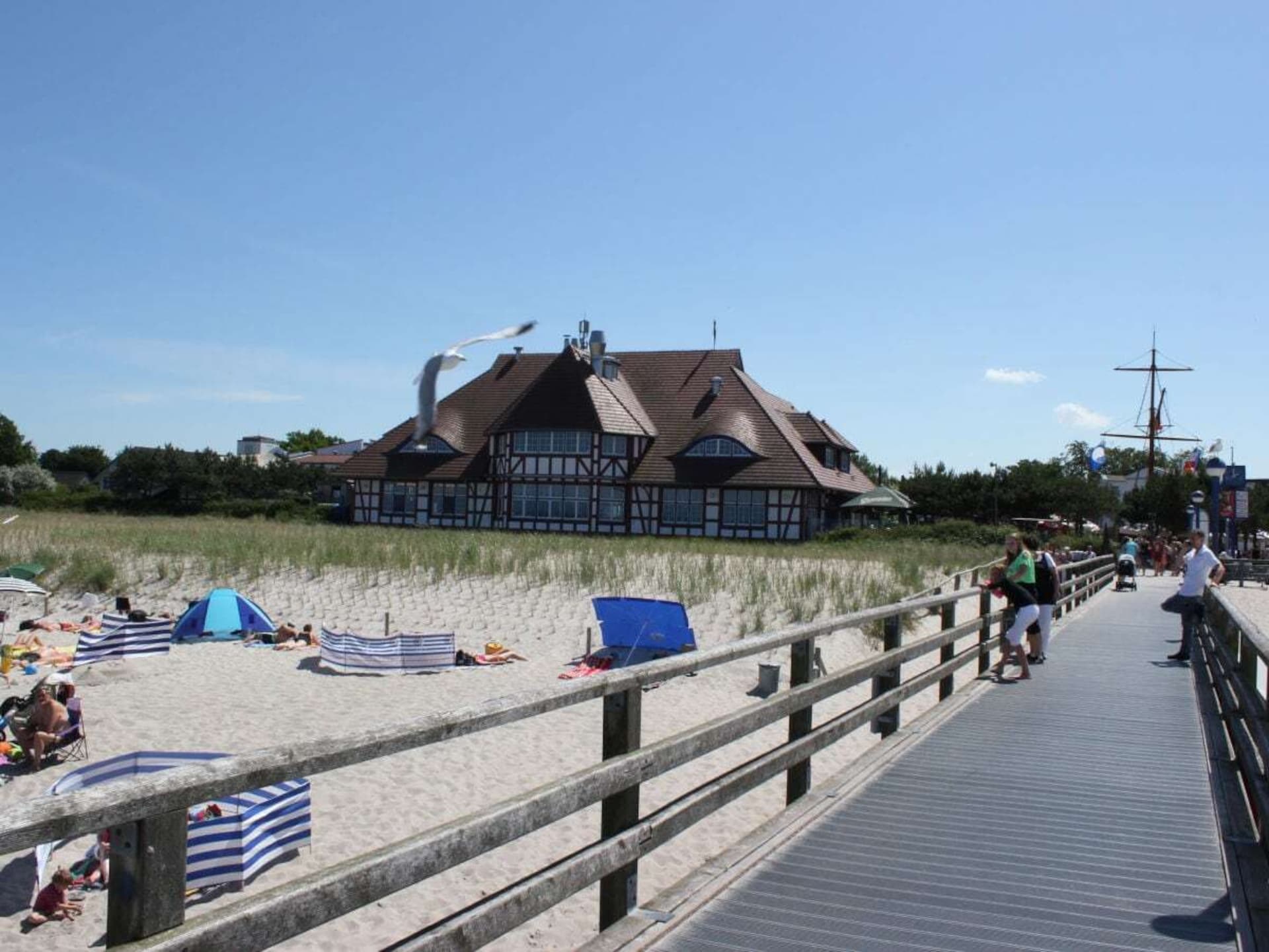 6-persoons vakantiehuis met rieten dak in centrum Ostseebad Zingst - foto 17