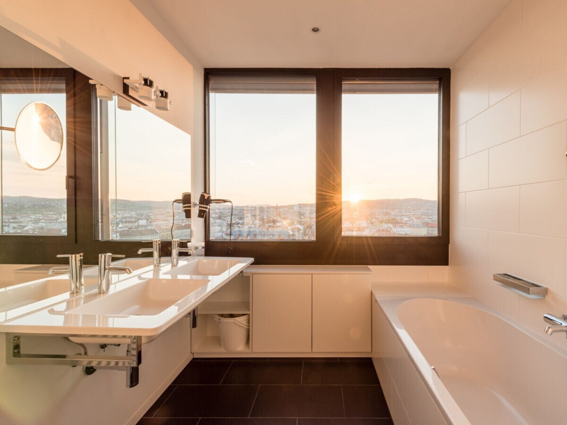 Panoramisch appartement op 11e etage met uitzicht over de wijngaarden van Wenen - foto 10