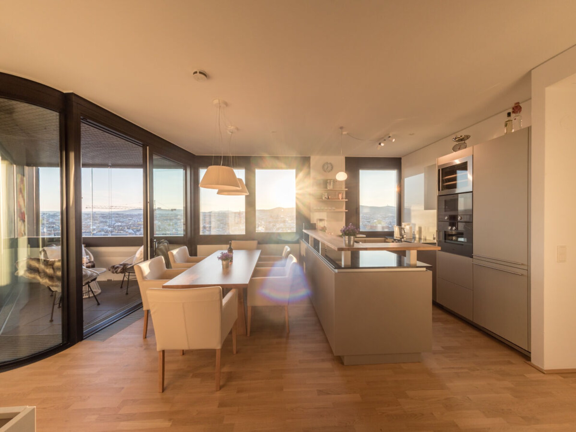 Panoramisch appartement op 11e etage met uitzicht over de wijngaarden van Wenen - foto 13