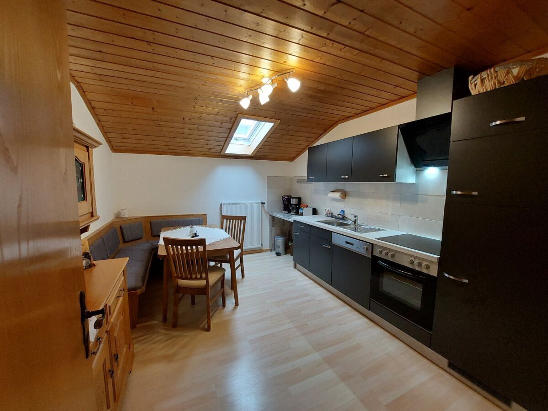 Ruim vakantiehuis in Füssen met uitzicht op bergen en meer · 4 pers. - foto 6