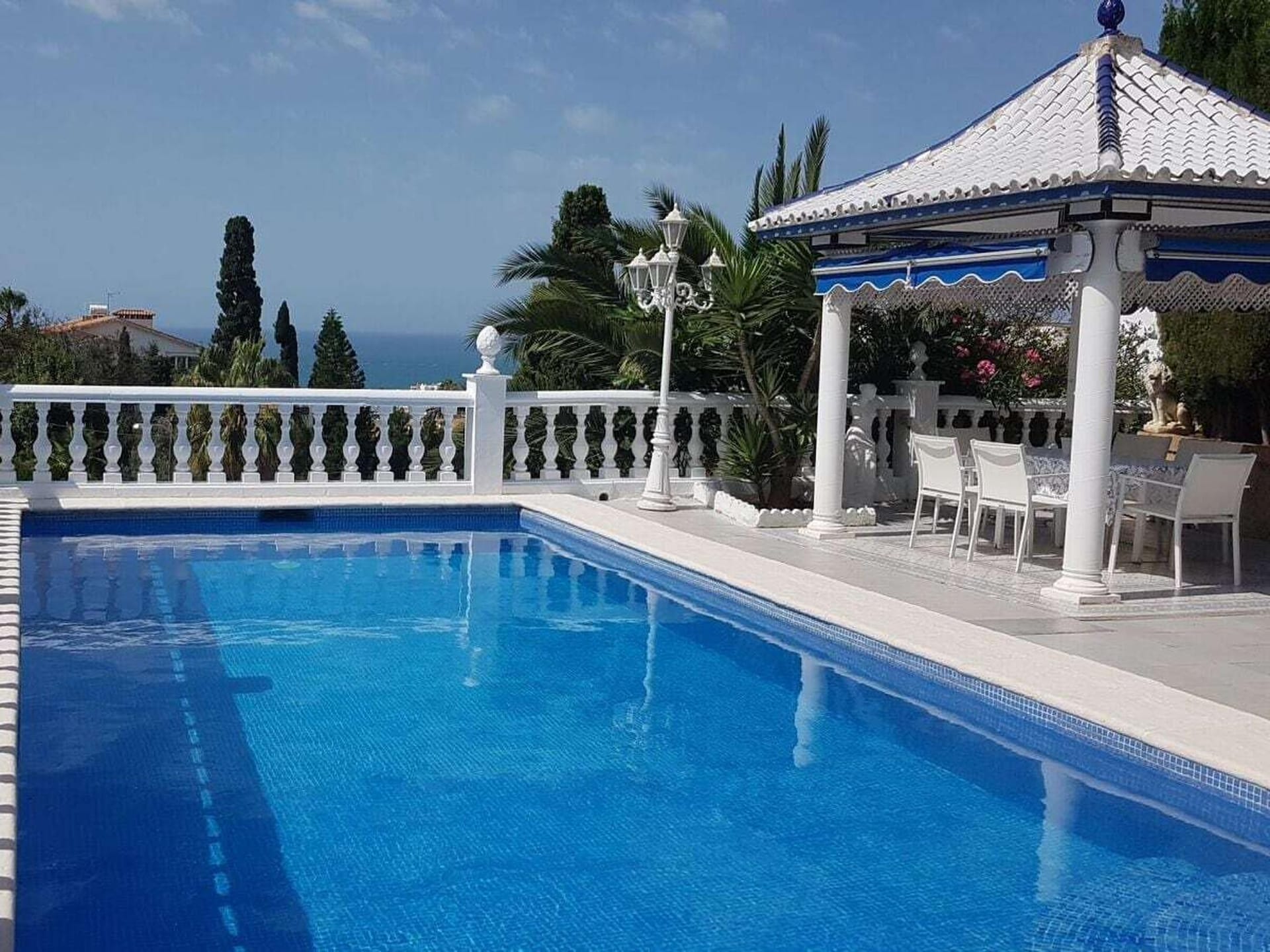 Privézwembad en zeezicht in Caleta de Velez: ruim vakantiehuis - foto 20