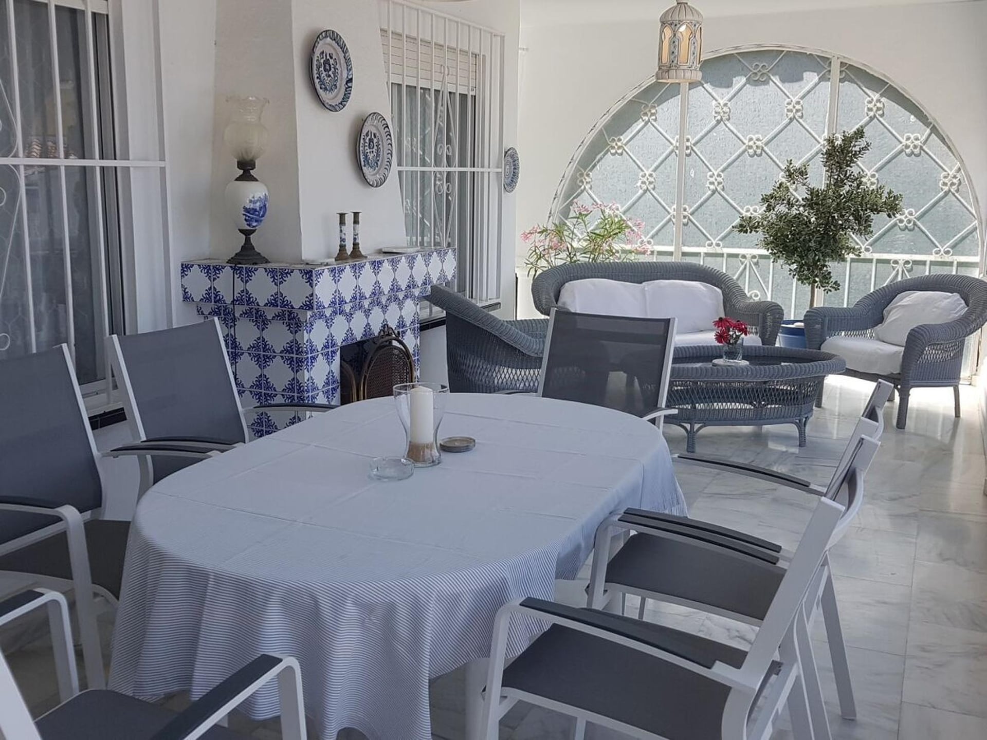 Privézwembad en zeezicht in Caleta de Velez: ruim vakantiehuis - foto 10