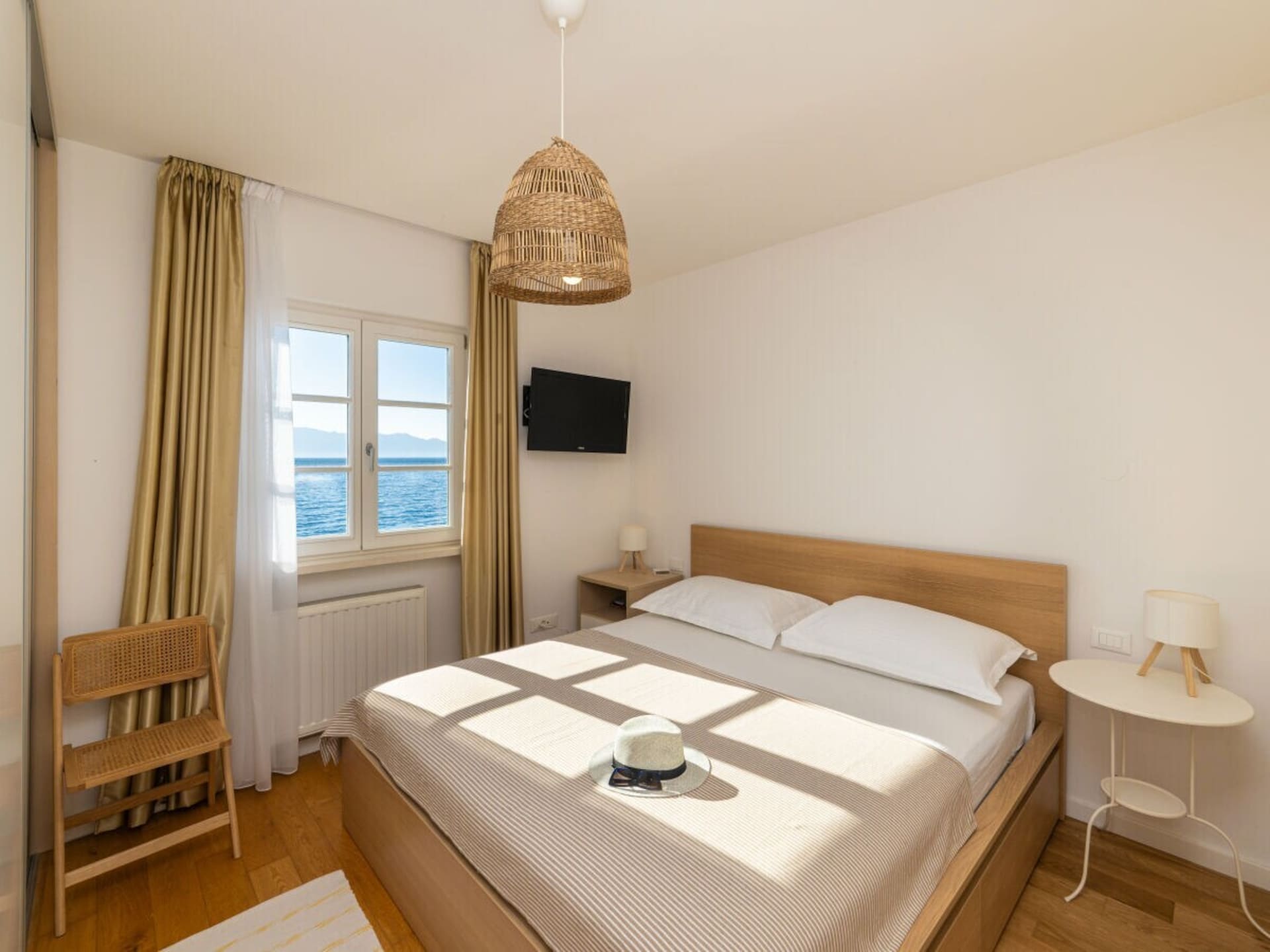 6-persoons vakantiehuis in het centrum van Zaostrog - foto 10