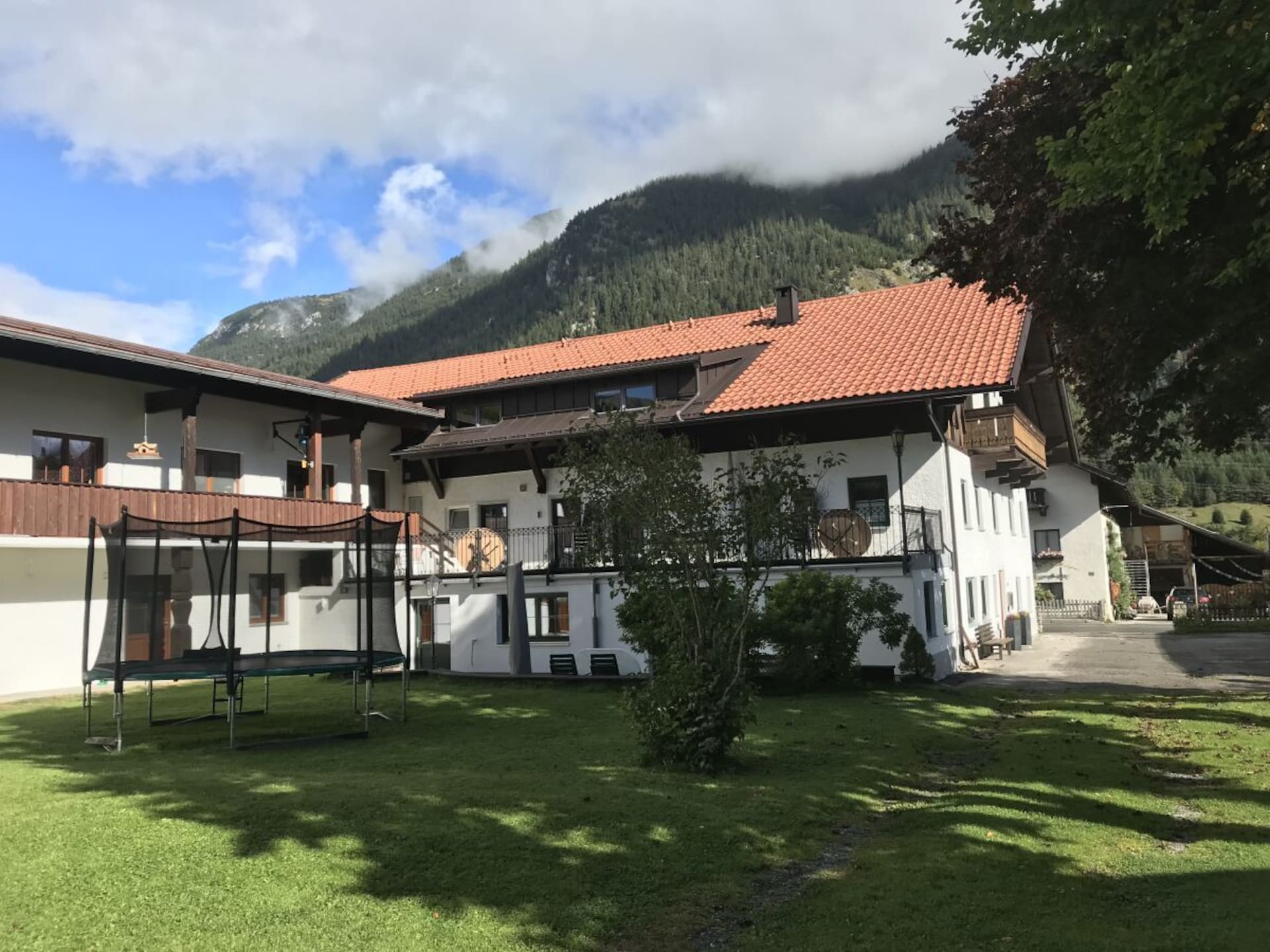 Op 500 m van de piste: Rustieke boerderij in centrum van Bichlbach - foto 3