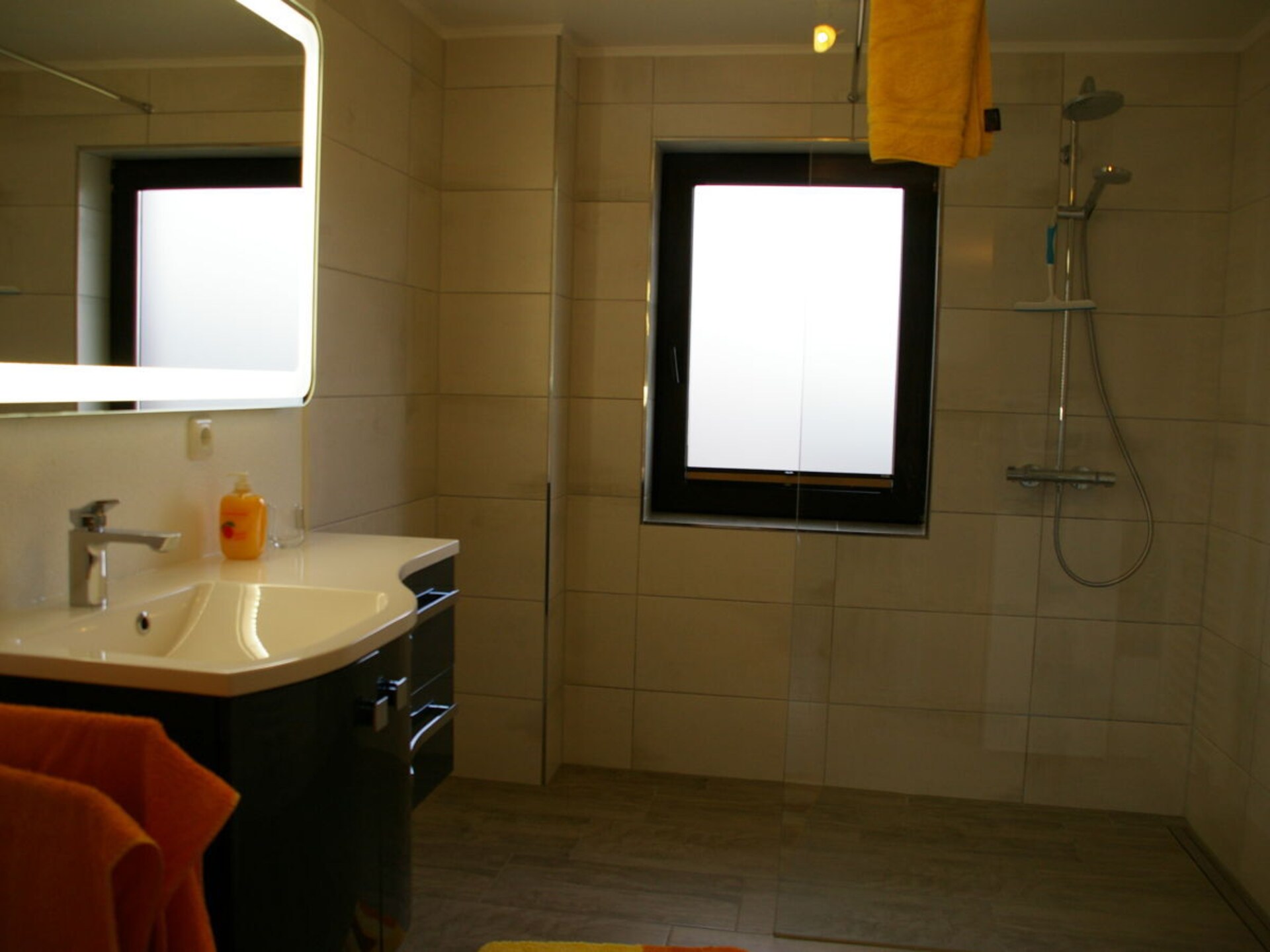 Centraal gelegen vakantiehuis met rieten dak in Ostseebad Prerow - foto 10