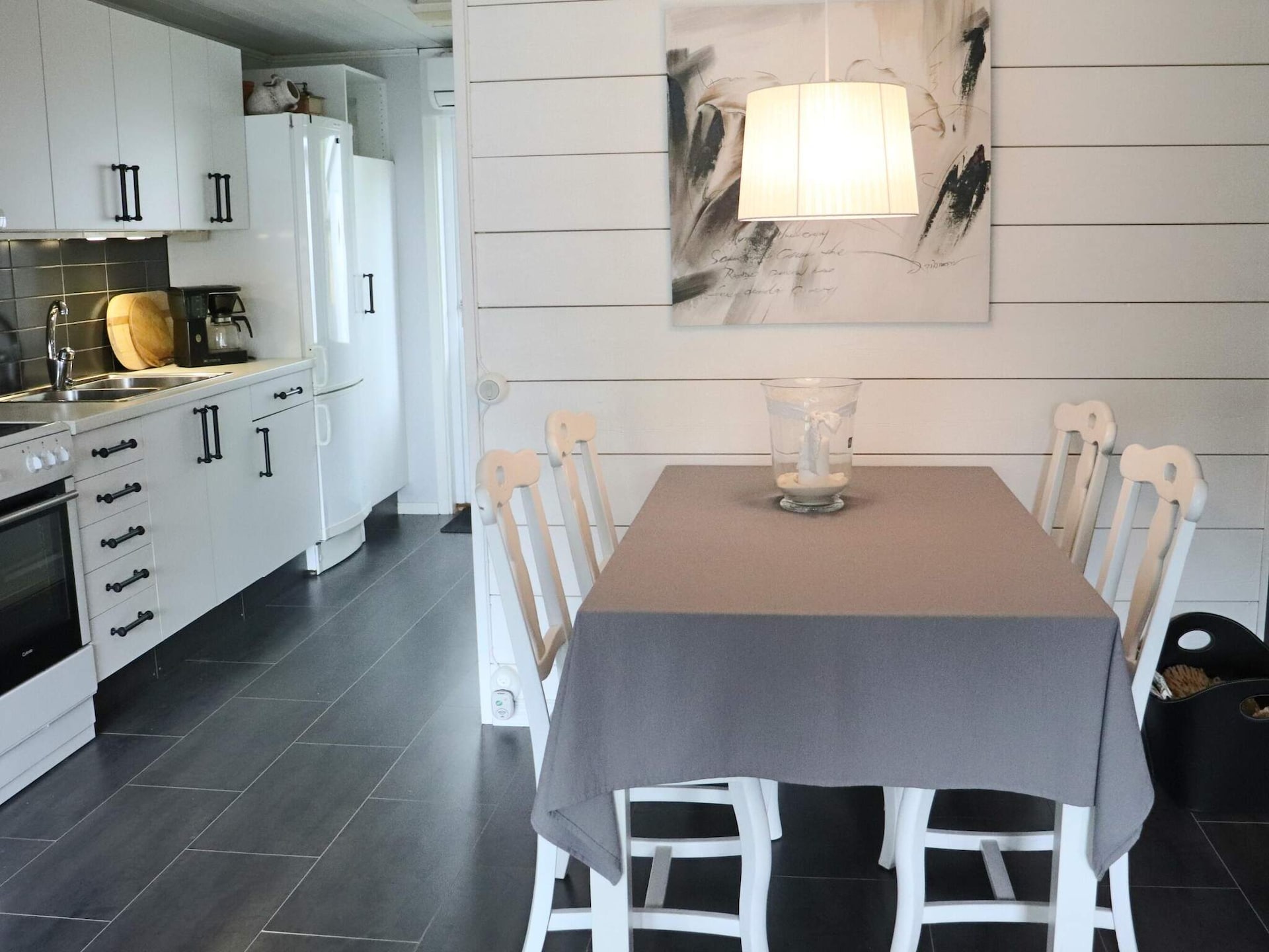 Vrijstaand vakantiehuis aan het meer in Hyltebruk met eigen terras - foto 8