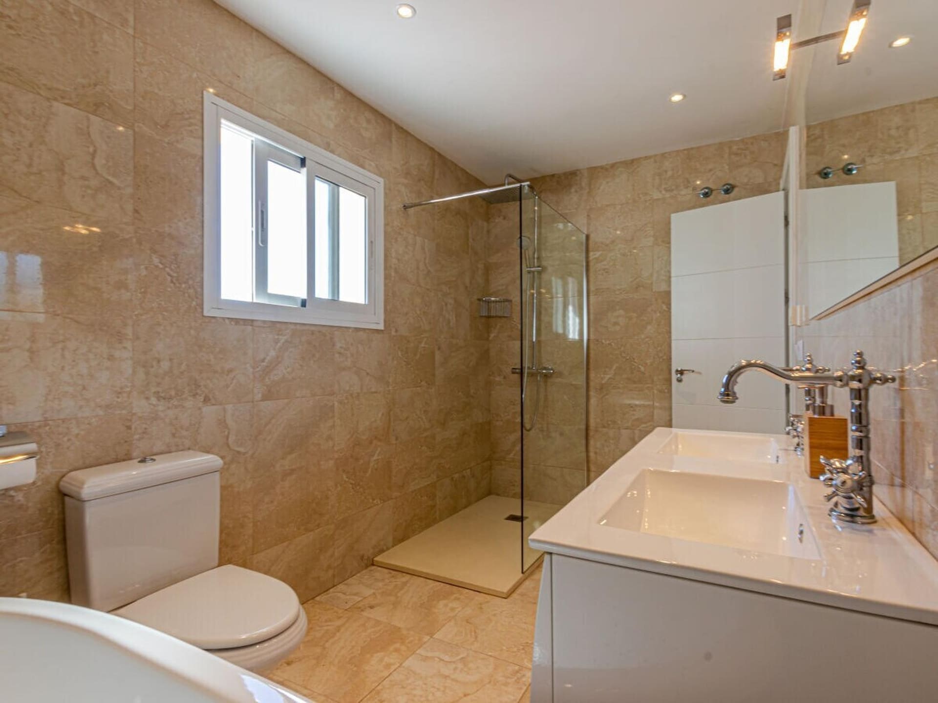 Centraal gelegen vakantiehuis in Benalmadena met privézwembad - foto 24