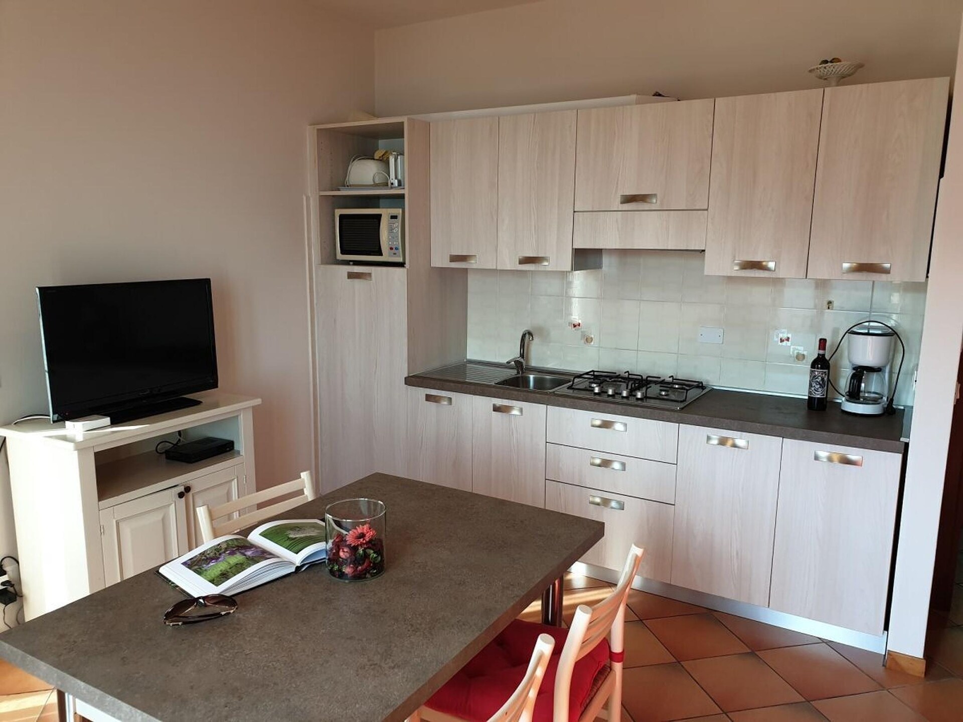 Op 800m van het centrum: sfeervol vakantiehuis in Tignale - foto 3