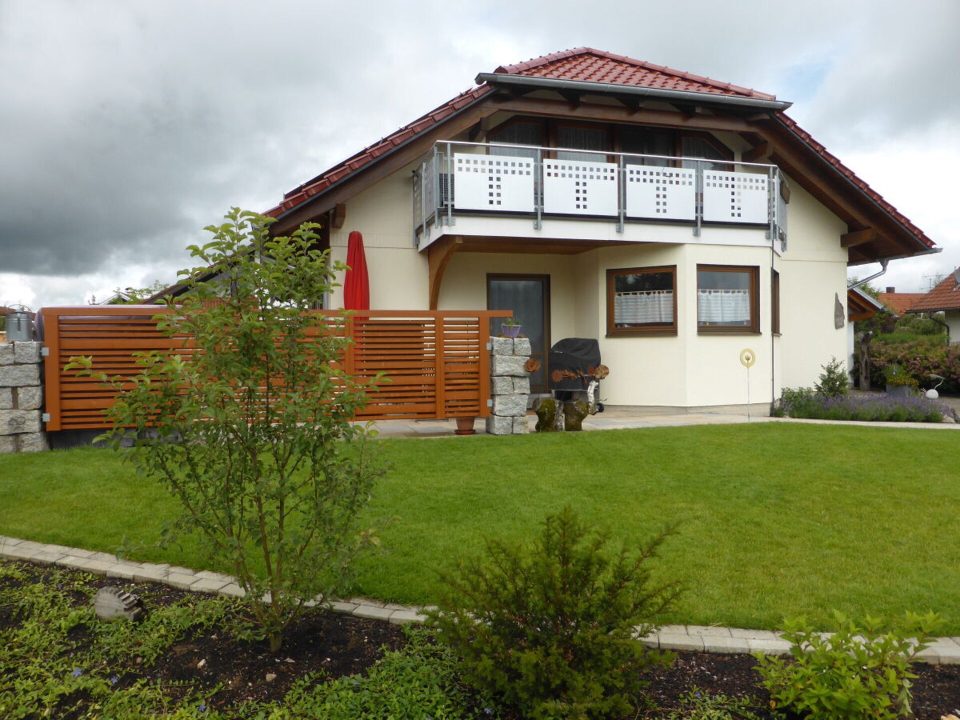 Op 1,0 km van het centrum: modern vakantiehuis in Hayingen - foto 4