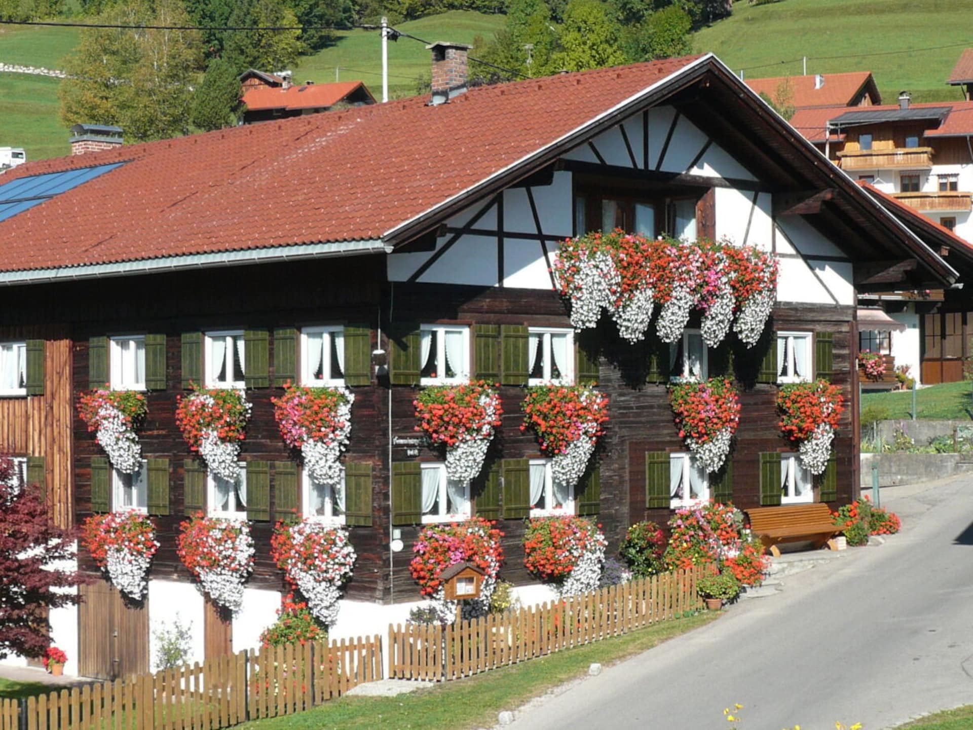 Rustgevend vakantiehuis met bergzicht in Bad Hindelang - foto 1