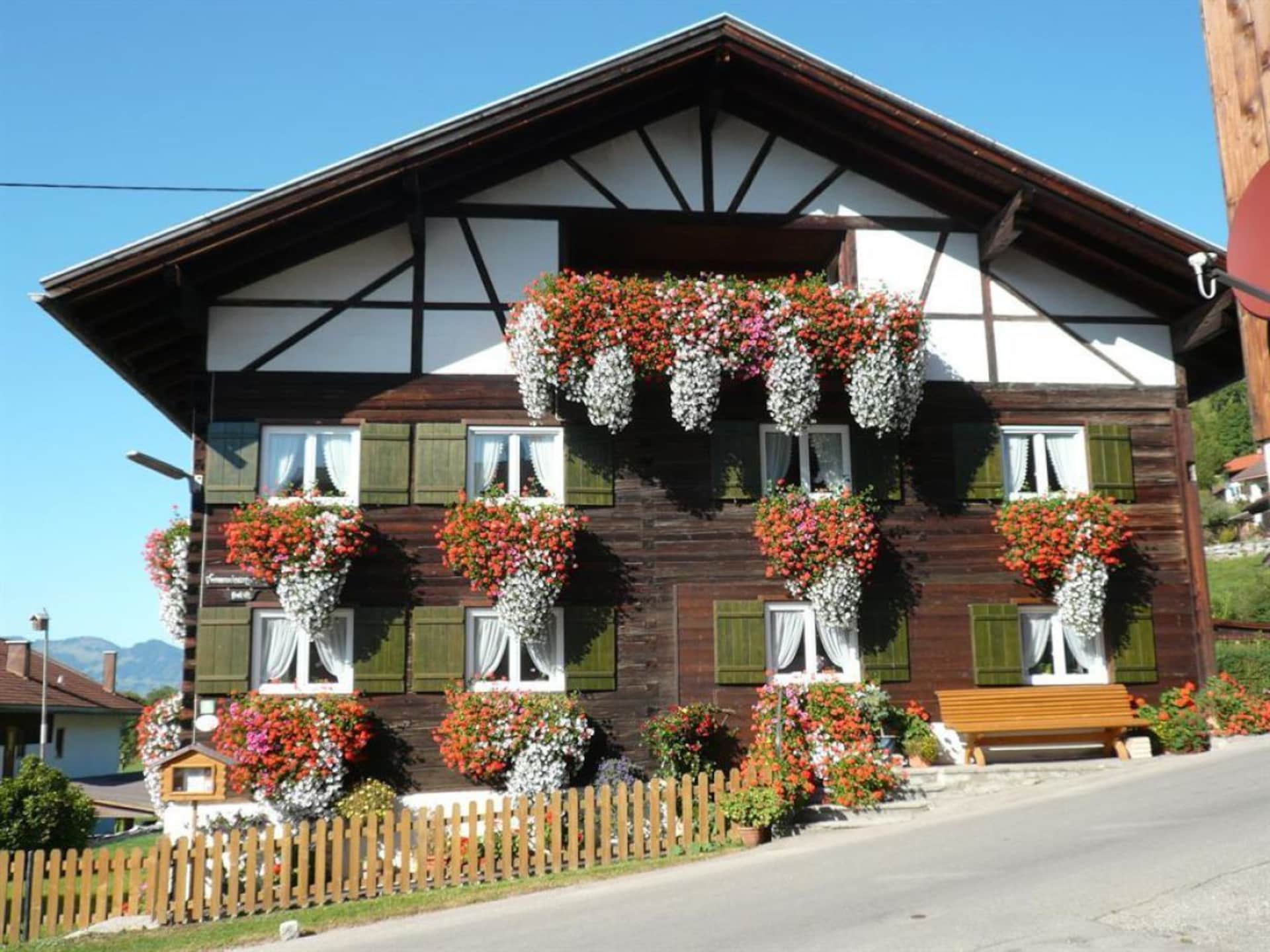 Rustgevend vakantiehuis met bergzicht in Bad Hindelang - foto 3
