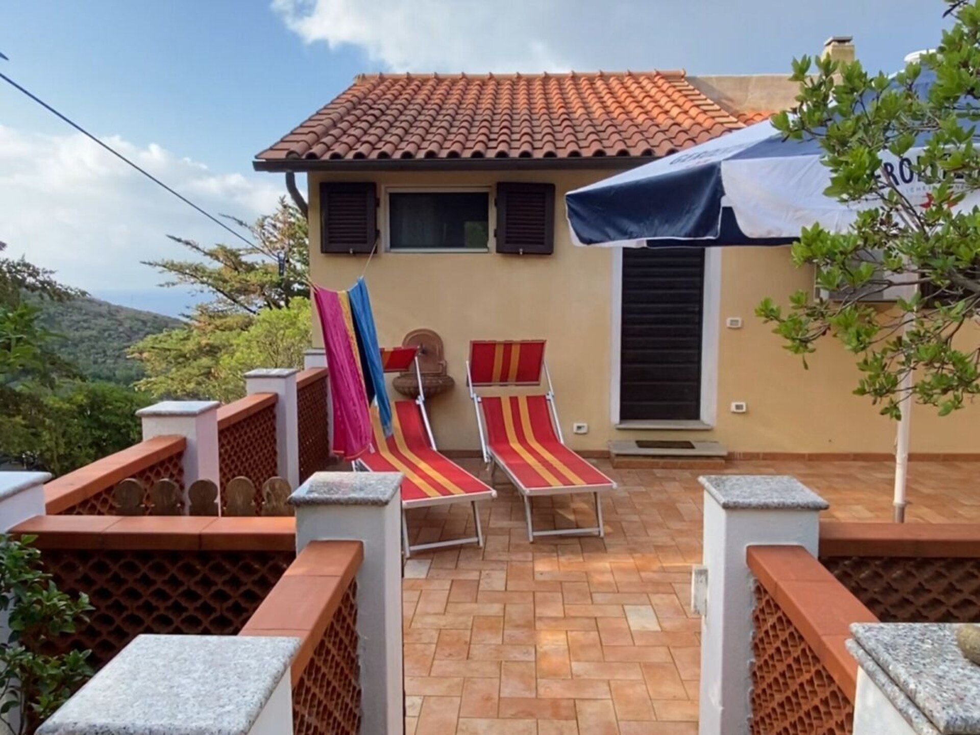 Rustgevend vakantiehuis in Capoliveri met panoramisch uitzicht - foto 3
