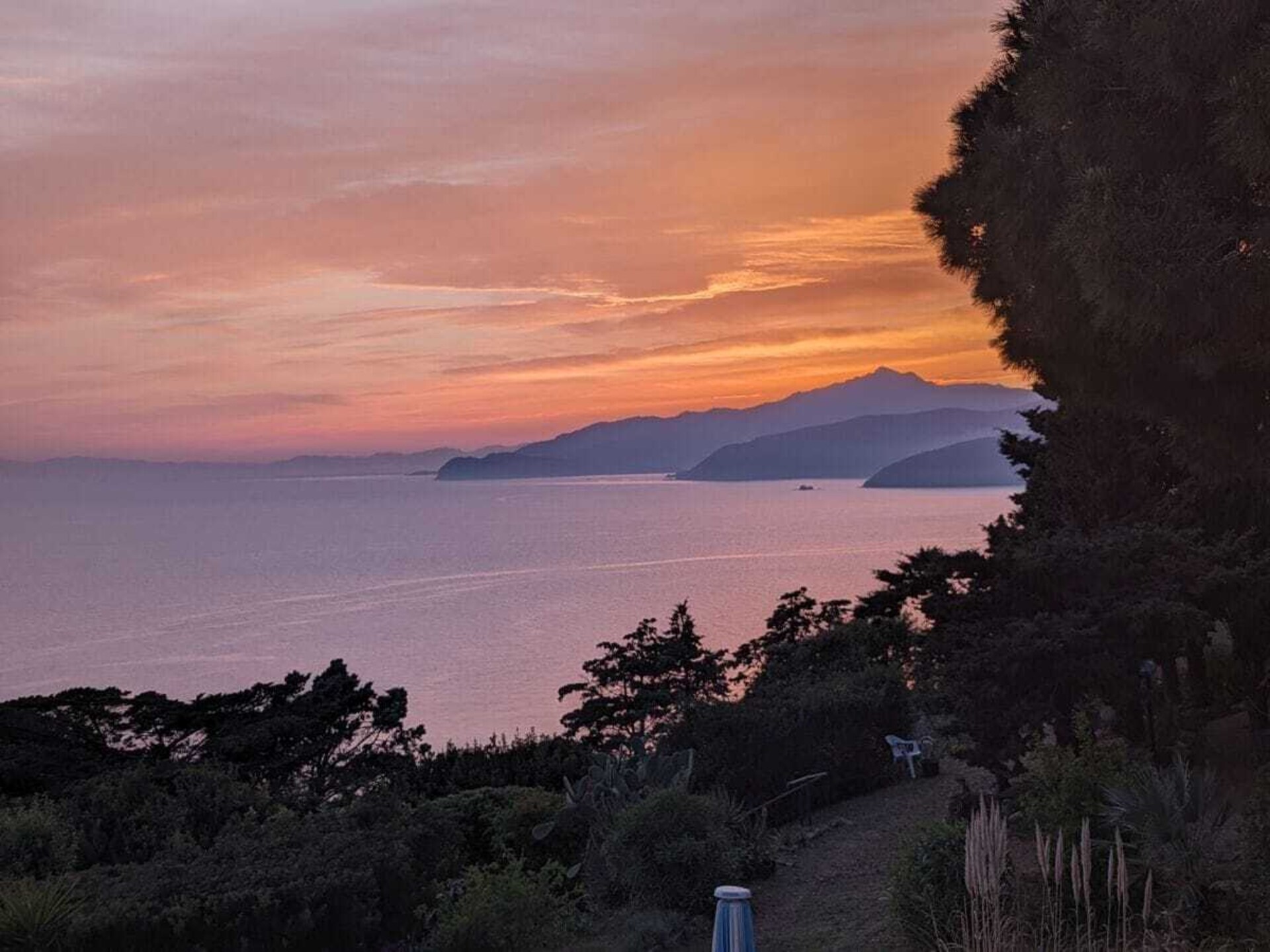 Rustgevend vakantiehuis in Capoliveri met panoramisch uitzicht - foto 5