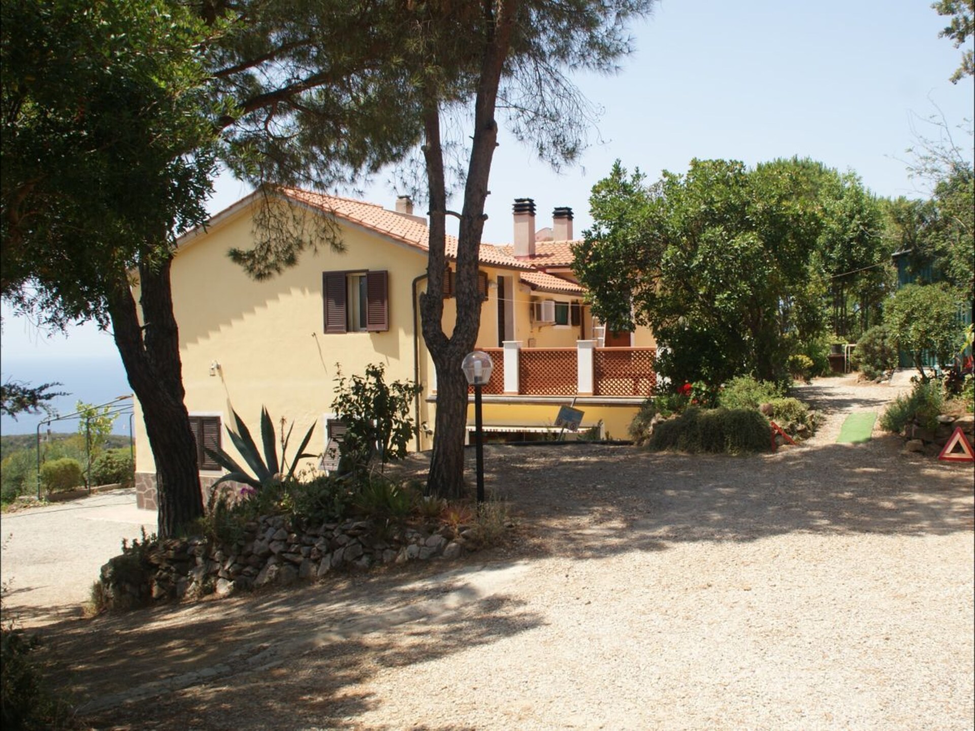 Rustgevend vakantiehuis in Capoliveri met panoramisch uitzicht - foto 8