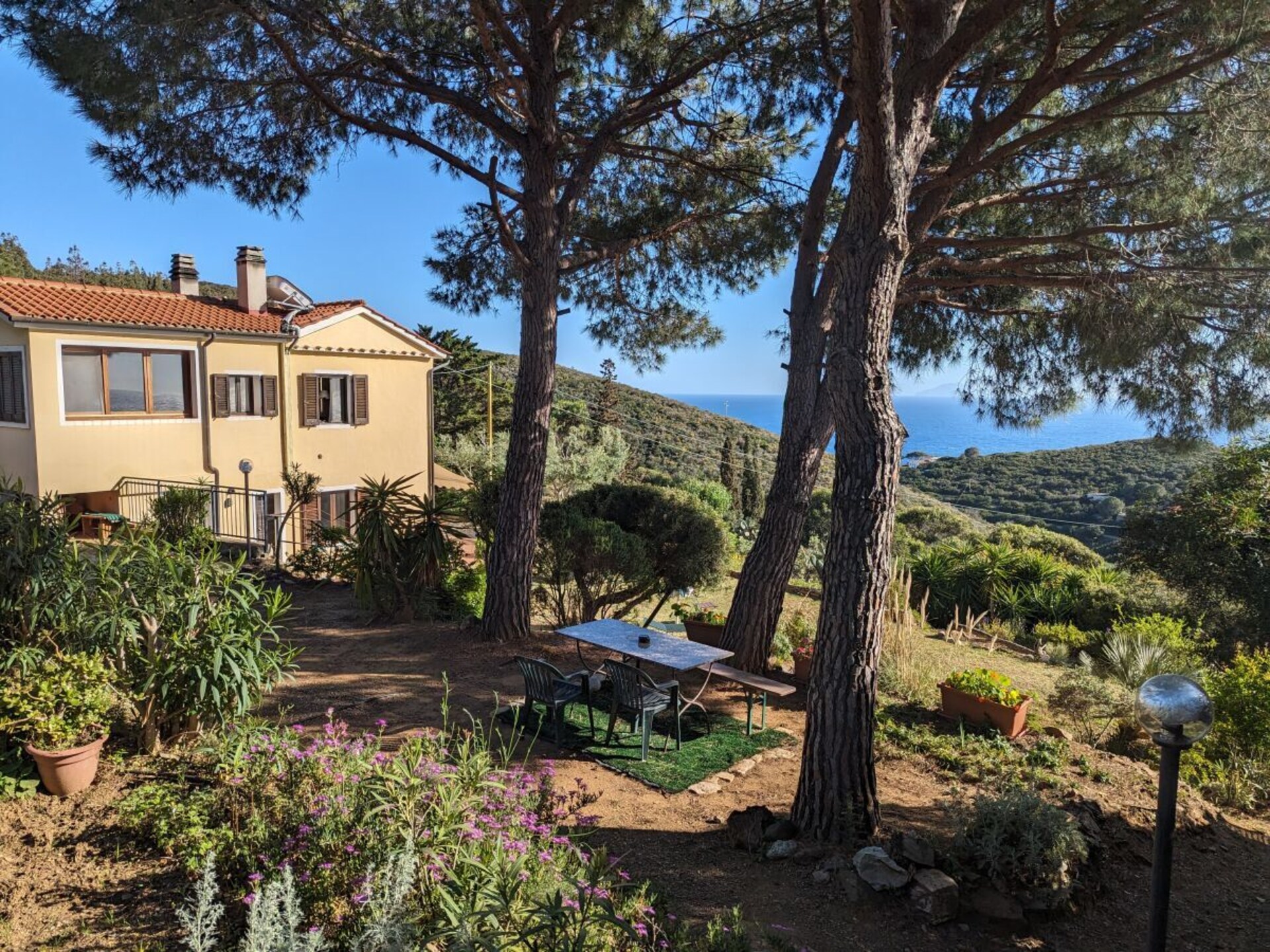 Rustgevend vakantiehuis in Capoliveri met panoramisch uitzicht - foto 12