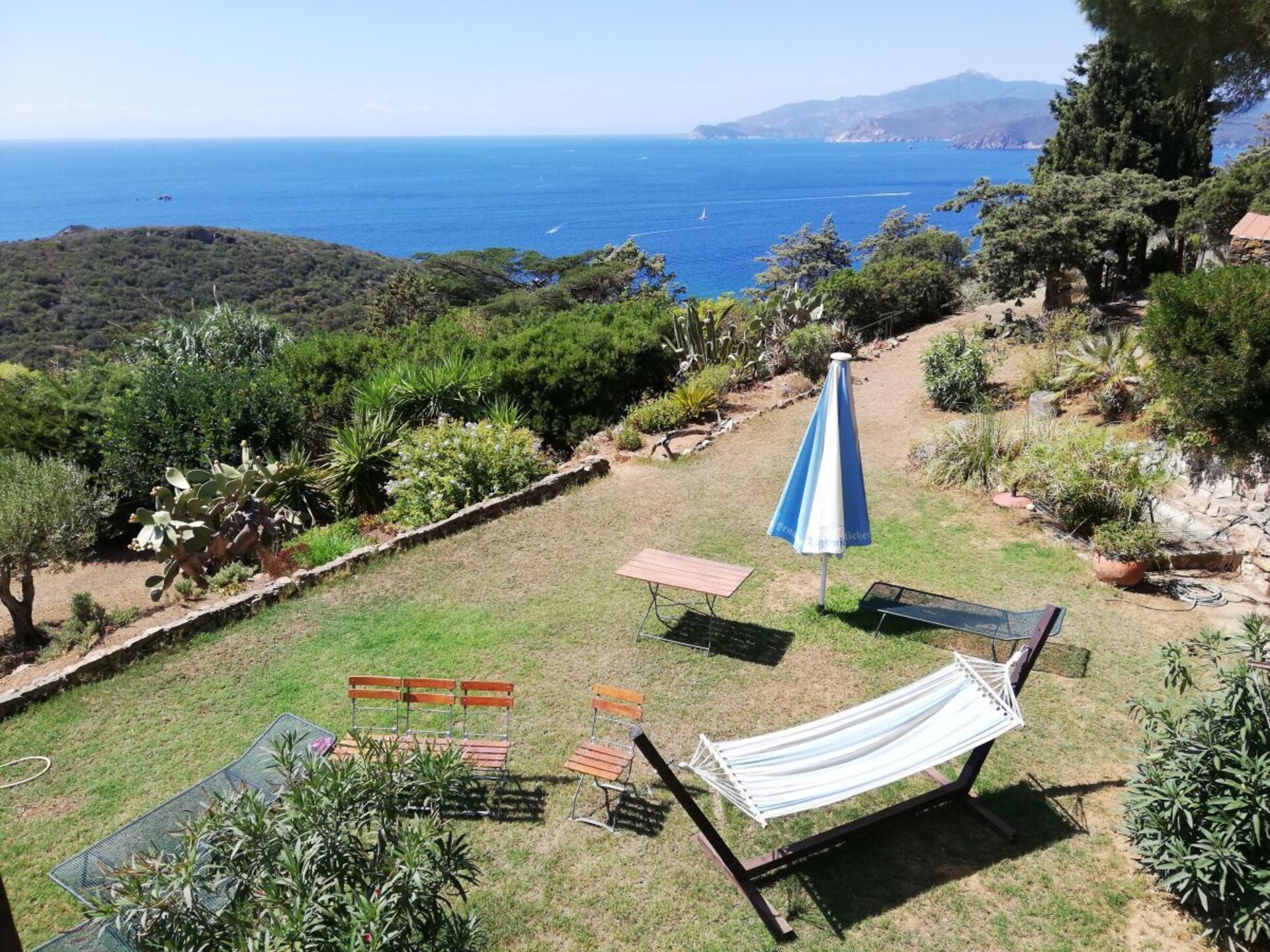 Rustgevend vakantiehuis in Capoliveri met panoramisch uitzicht - foto 13