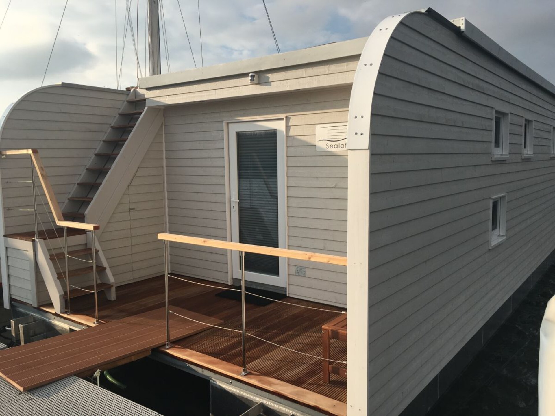 Op 1 km van het centrum: Unieke woonboot Sealoft in Grossenbrode - foto 3
