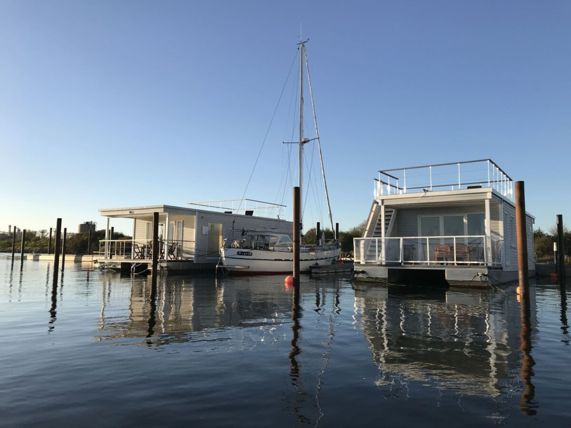 Op 1 km van het centrum: Unieke woonboot Sealoft in Grossenbrode - foto 6