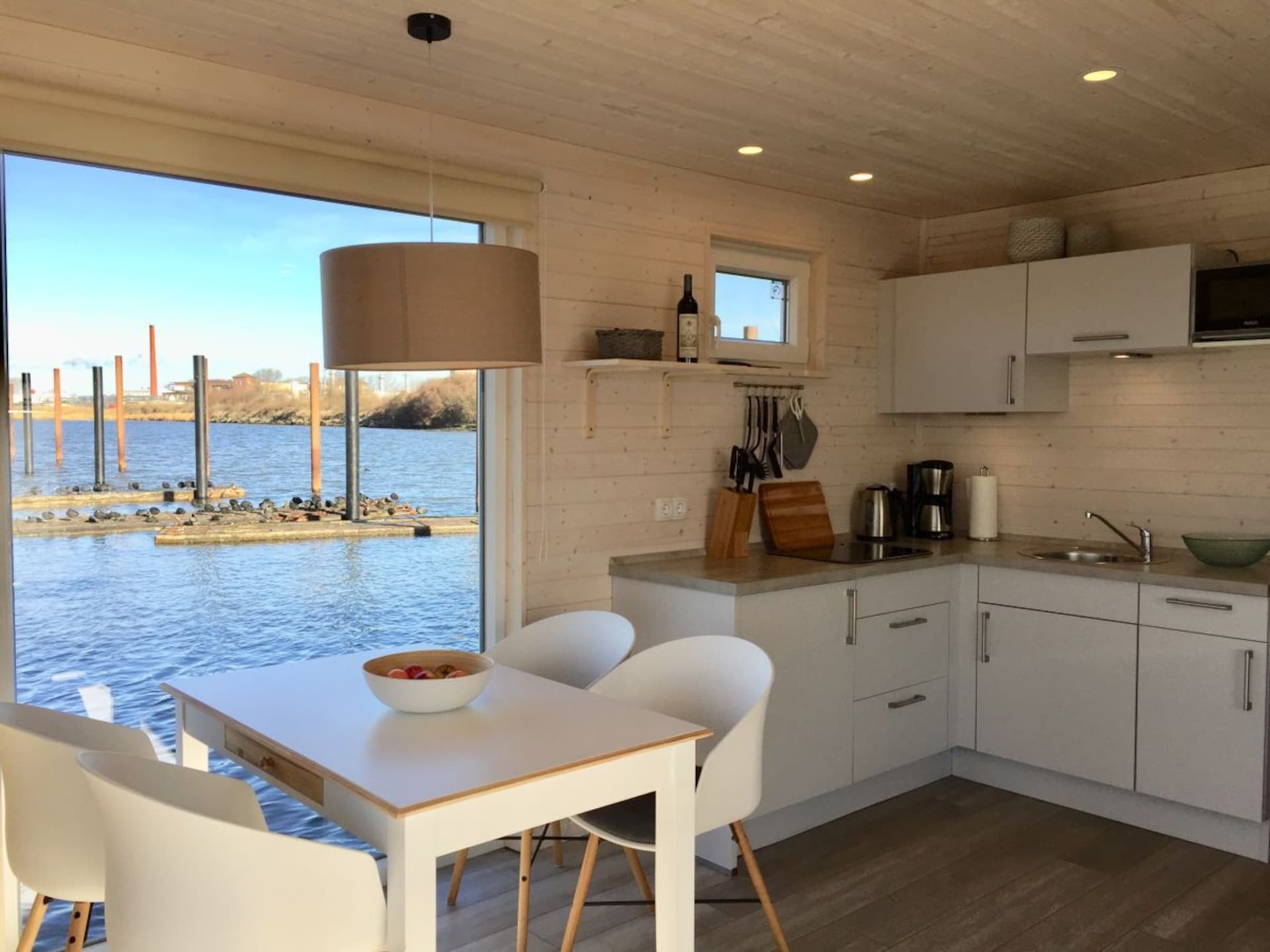 Op 1 km van het centrum: Unieke woonboot Sealoft in Grossenbrode - foto 12