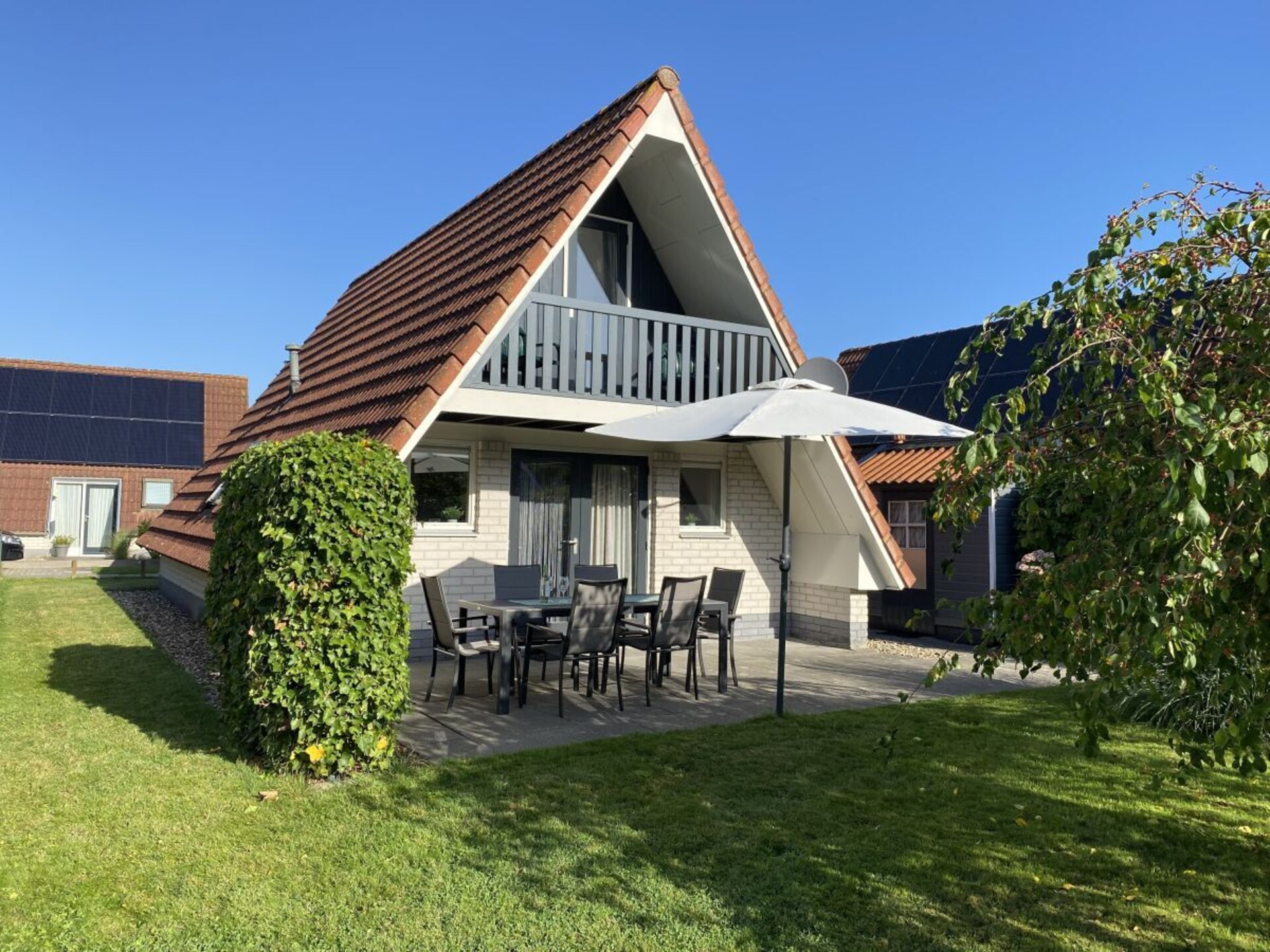 Rustgevend vakantiehuis aan het kanaal in Anjum voor 6 personen - foto 1