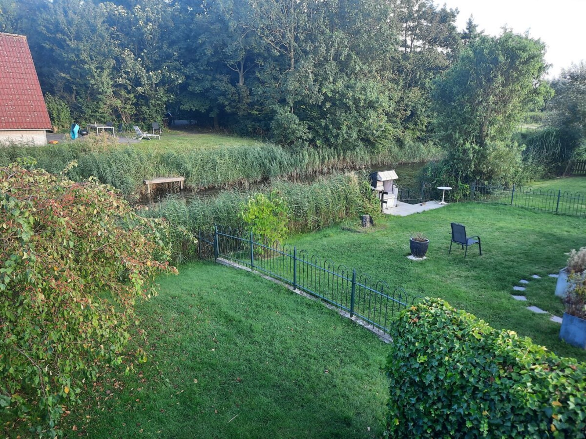 Rustgevend vakantiehuis aan het kanaal in Anjum voor 6 personen - foto 9