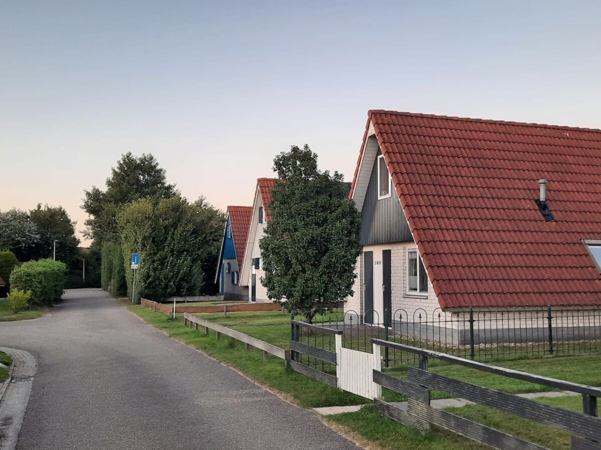 Rustgevend vakantiehuis aan het kanaal in Anjum voor 6 personen - foto 10