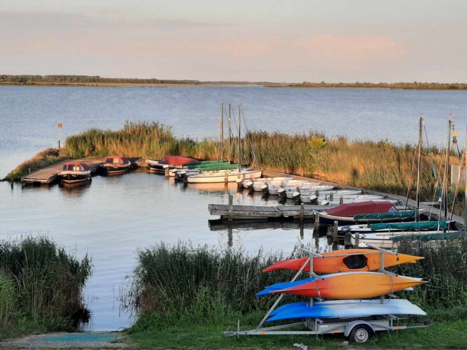 Rustgevend vakantiehuis aan het kanaal in Anjum voor 6 personen - foto 23