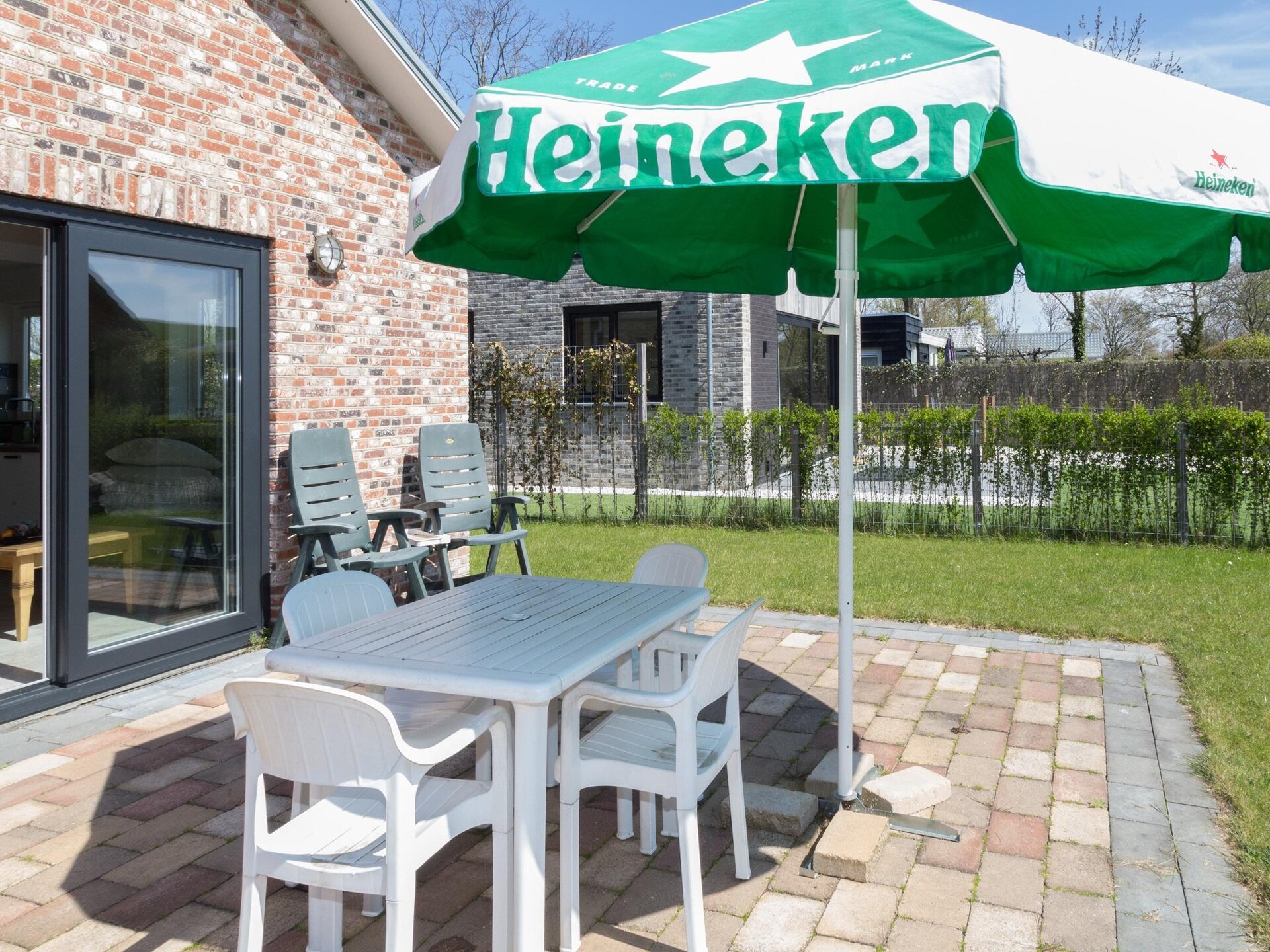 8-persoons vakantiehuis in Baarland direct aan zee - foto 6