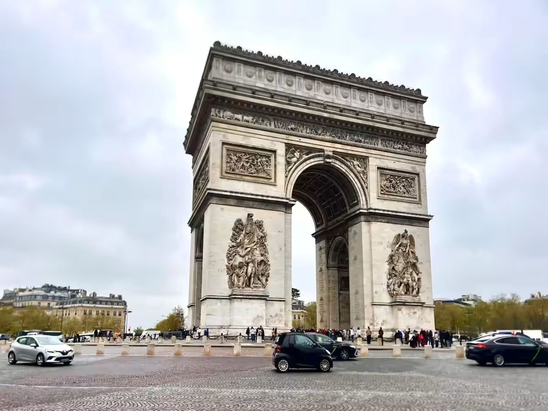 L'Arc de Triomphe - foto 18