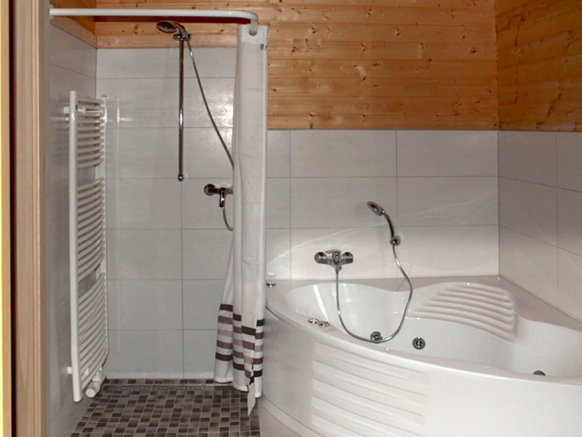 Licht vakantiehuis in Rieden met whirlpool en sauna voor 4 personen - foto 17