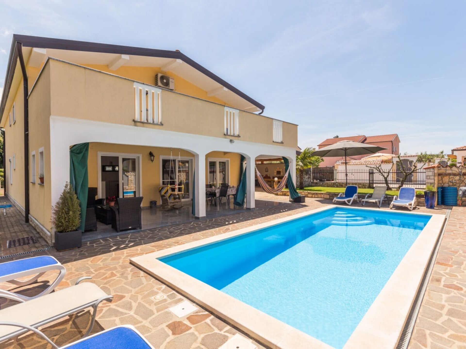 Ruim vakantiehuis met zwembad in Kaldanija, Istrië - foto 1