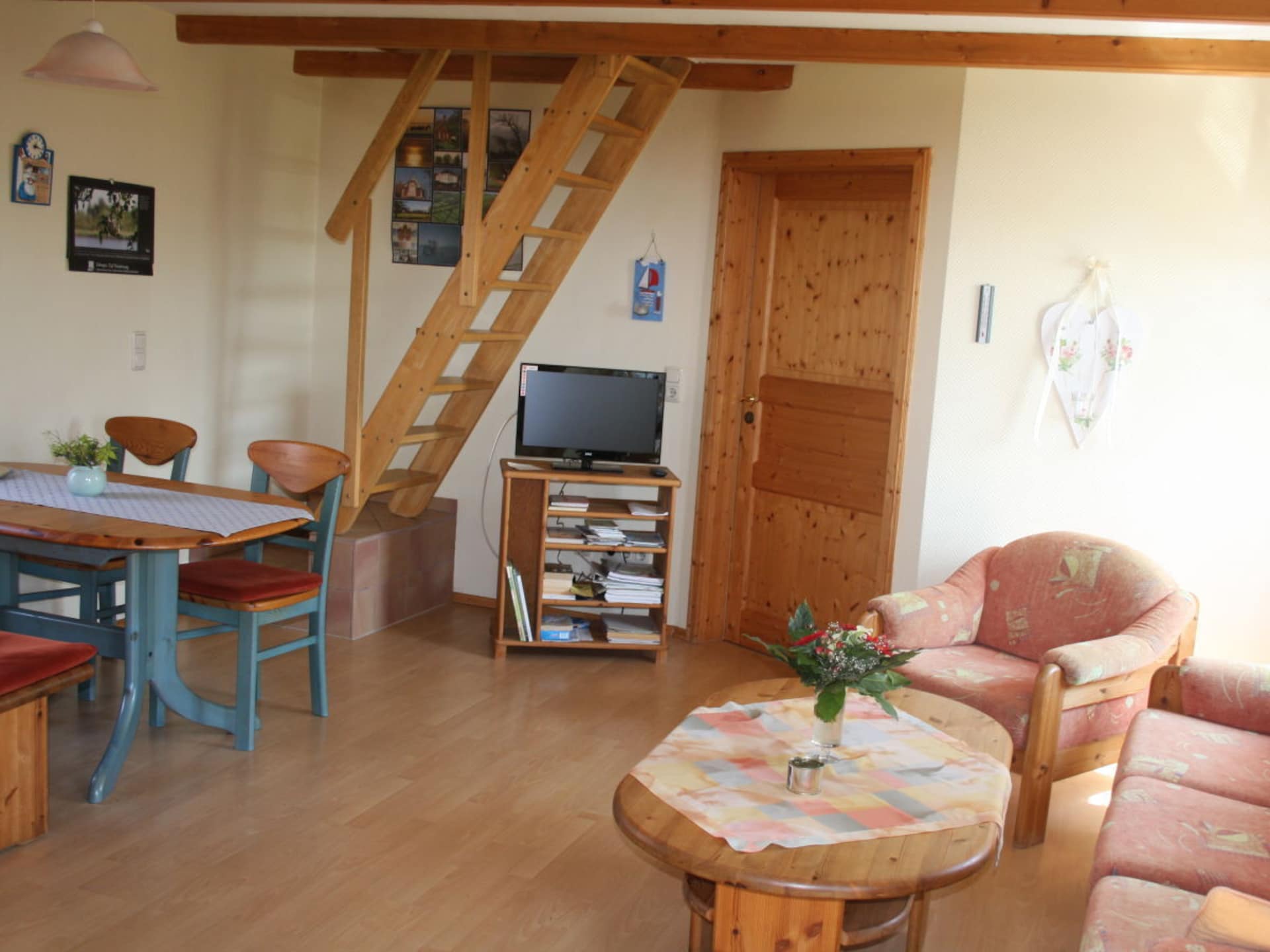 8-persoons vakantiehuis in het centrum van Großefehn - foto 14