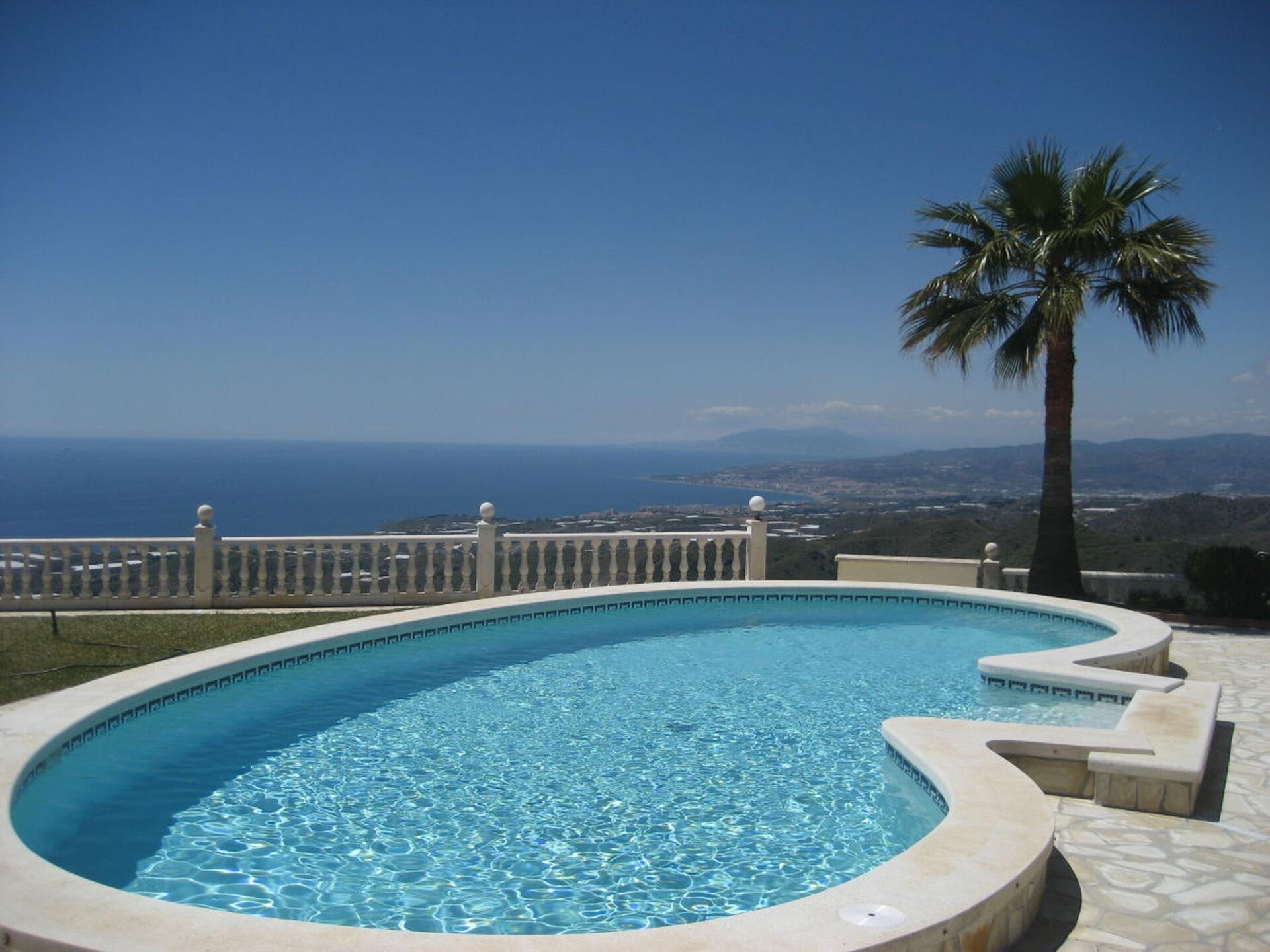 Luxe villa in Torrox met privézwembad en zeezicht - foto 12