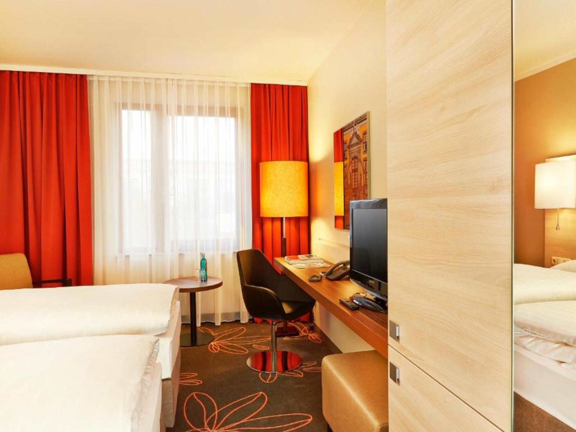 Sunday Hotel Hannover Triple Room - foto 13