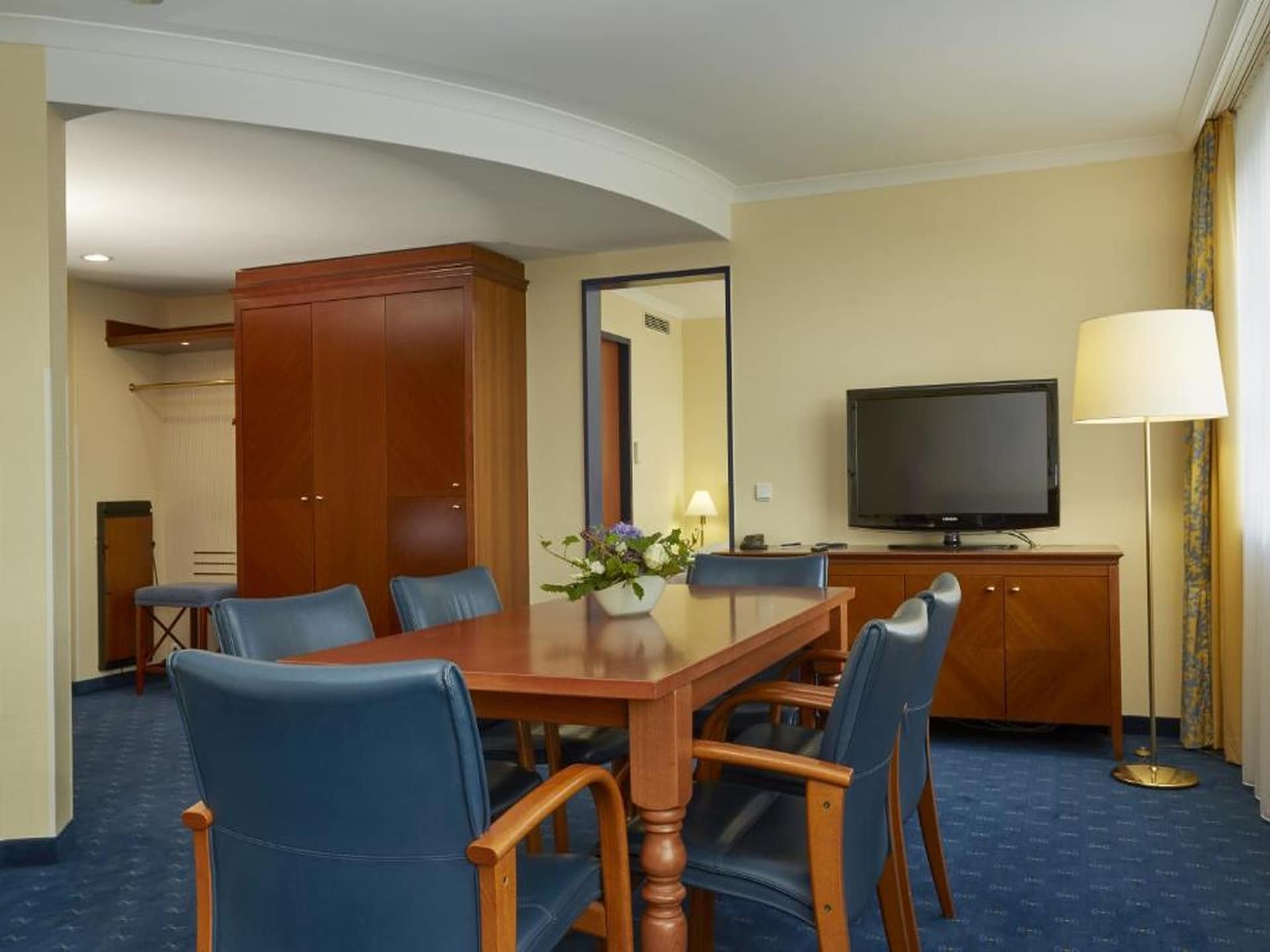 Sunday Hotel Kassel Suites - foto 45