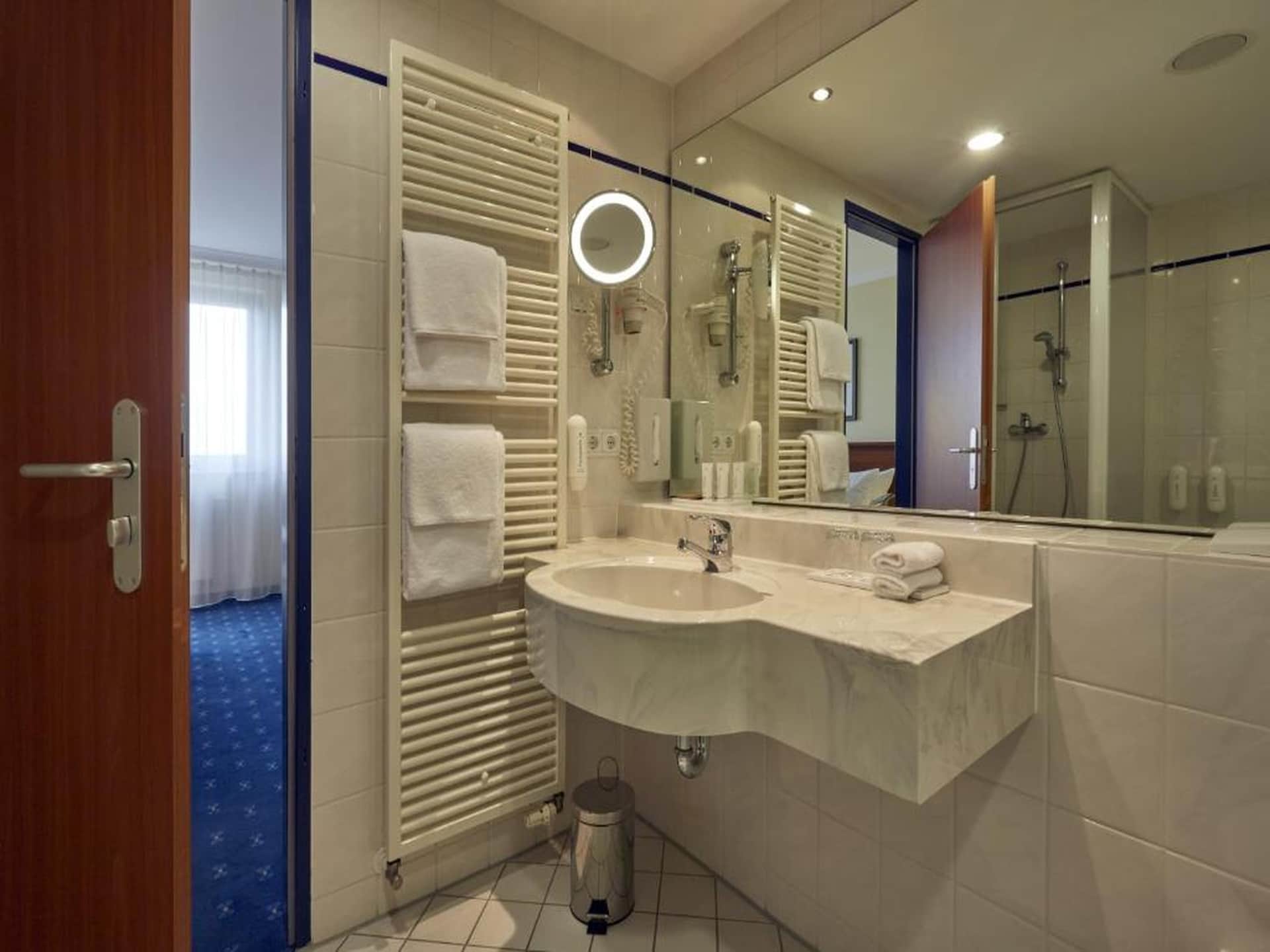 Sunday Hotel Kassel Suites - foto 48
