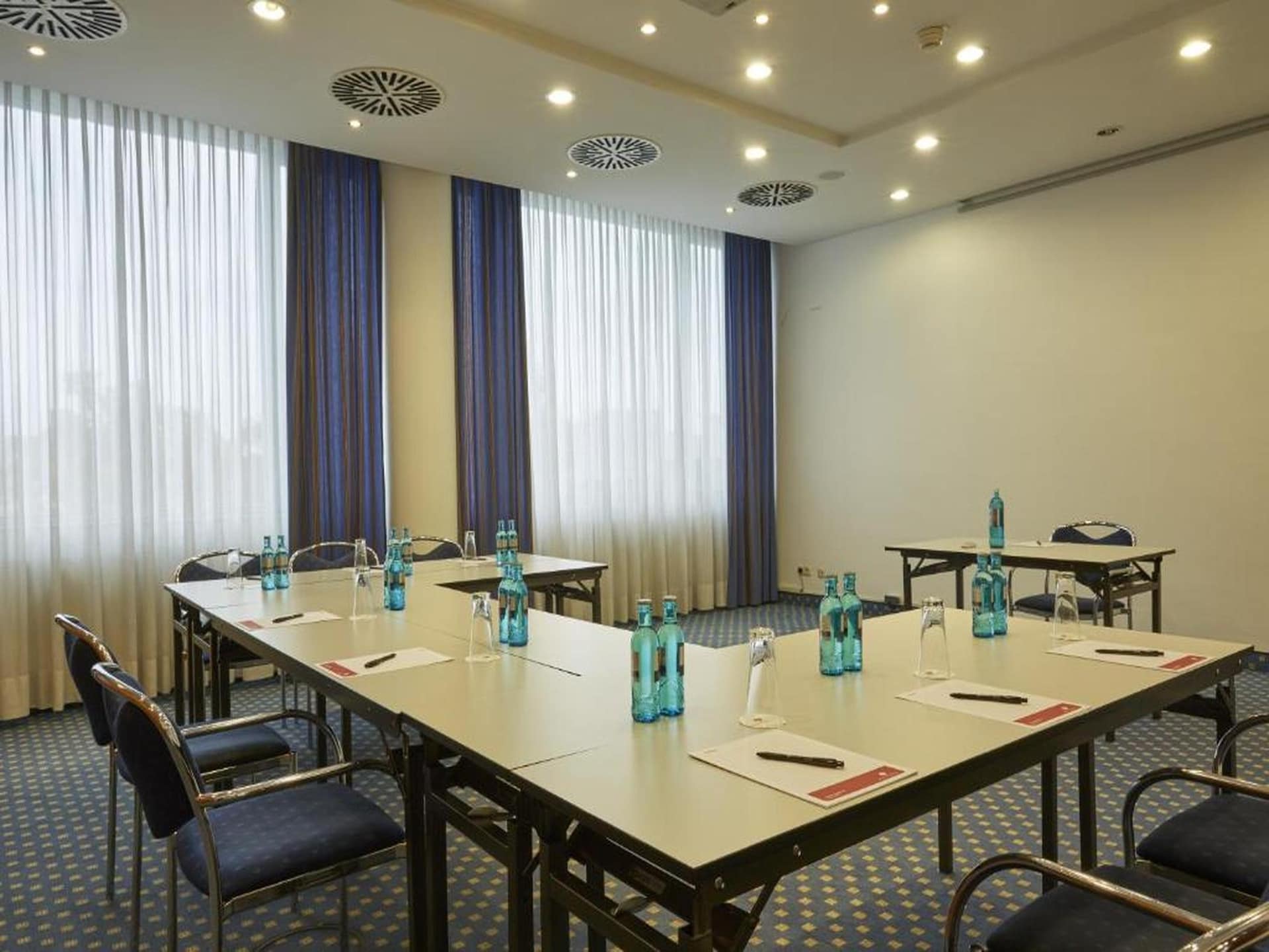 Sunday Hotel Kassel Suites - foto 29