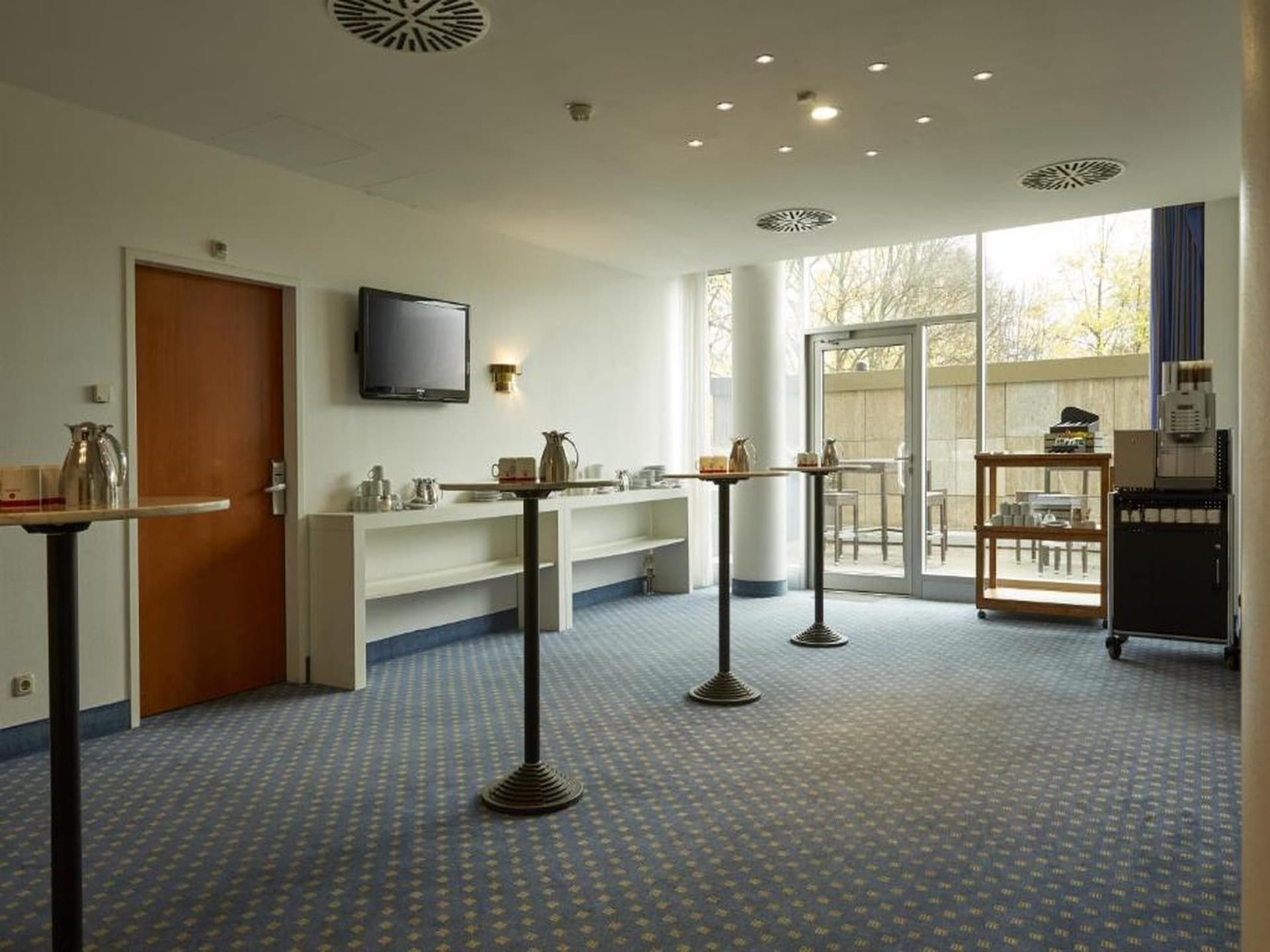 Sunday Hotel Kassel Suites - foto 16