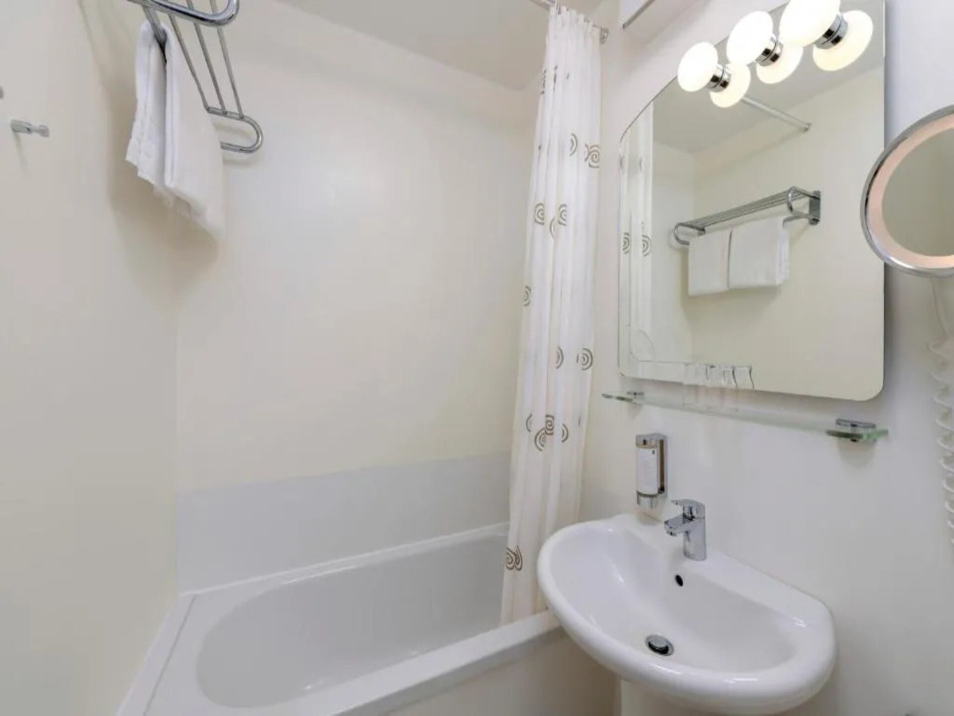 Sunday Hotel des Nordens Standard double room - foto 12