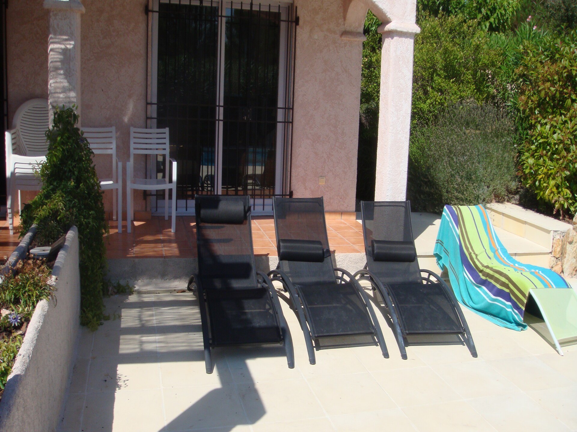 8-persoons villa met privézwembad in Bagnols-En-Foret - foto 28