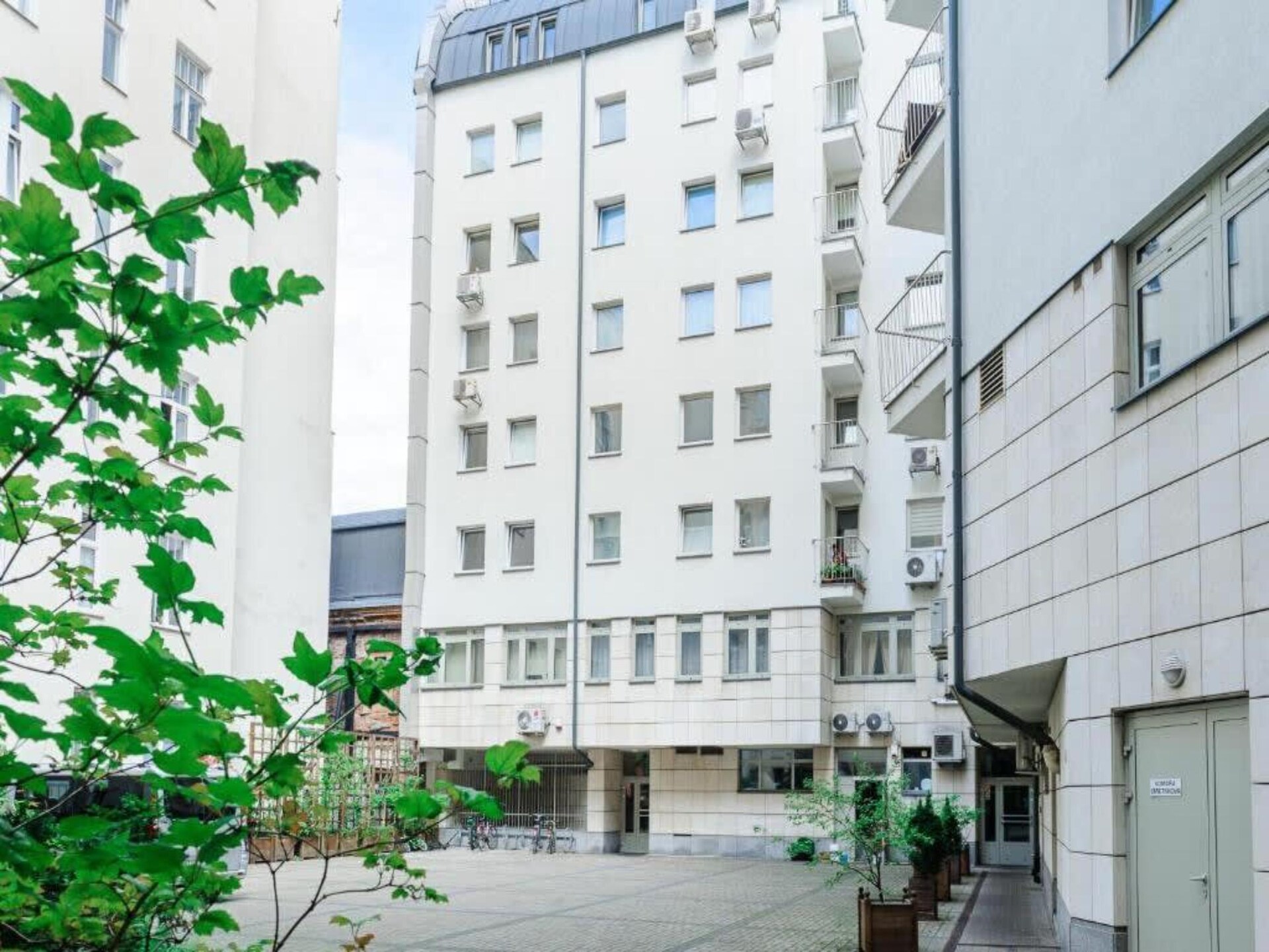 118.ul.Hoża 58(4)* - foto 31