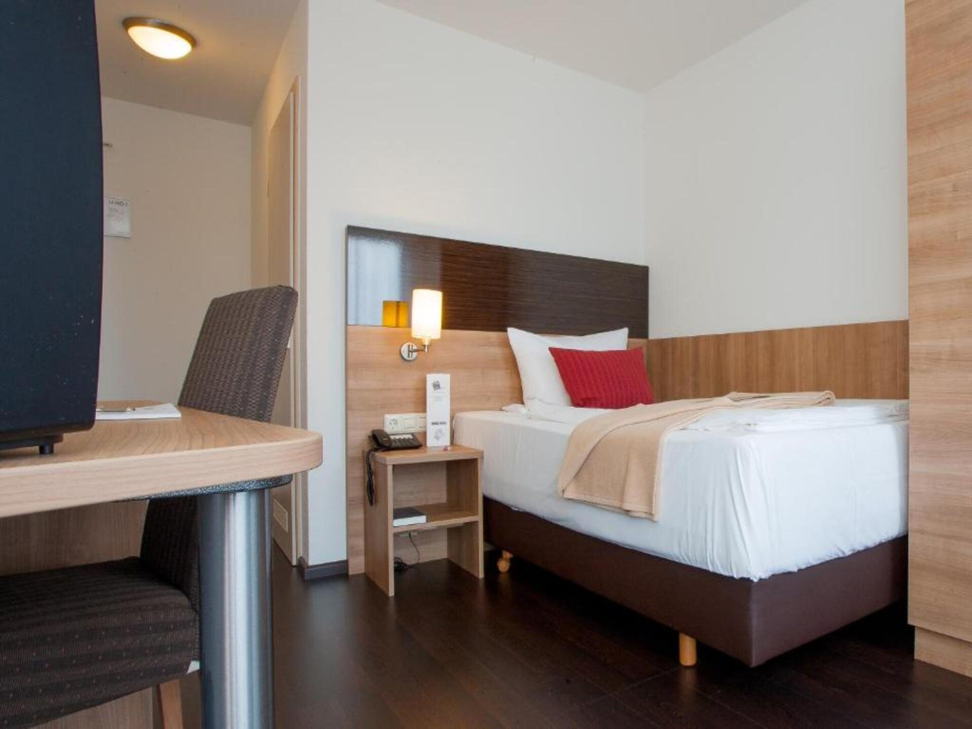 Stuttgart Großbettlingen by Belvilla Single Room - foto 2