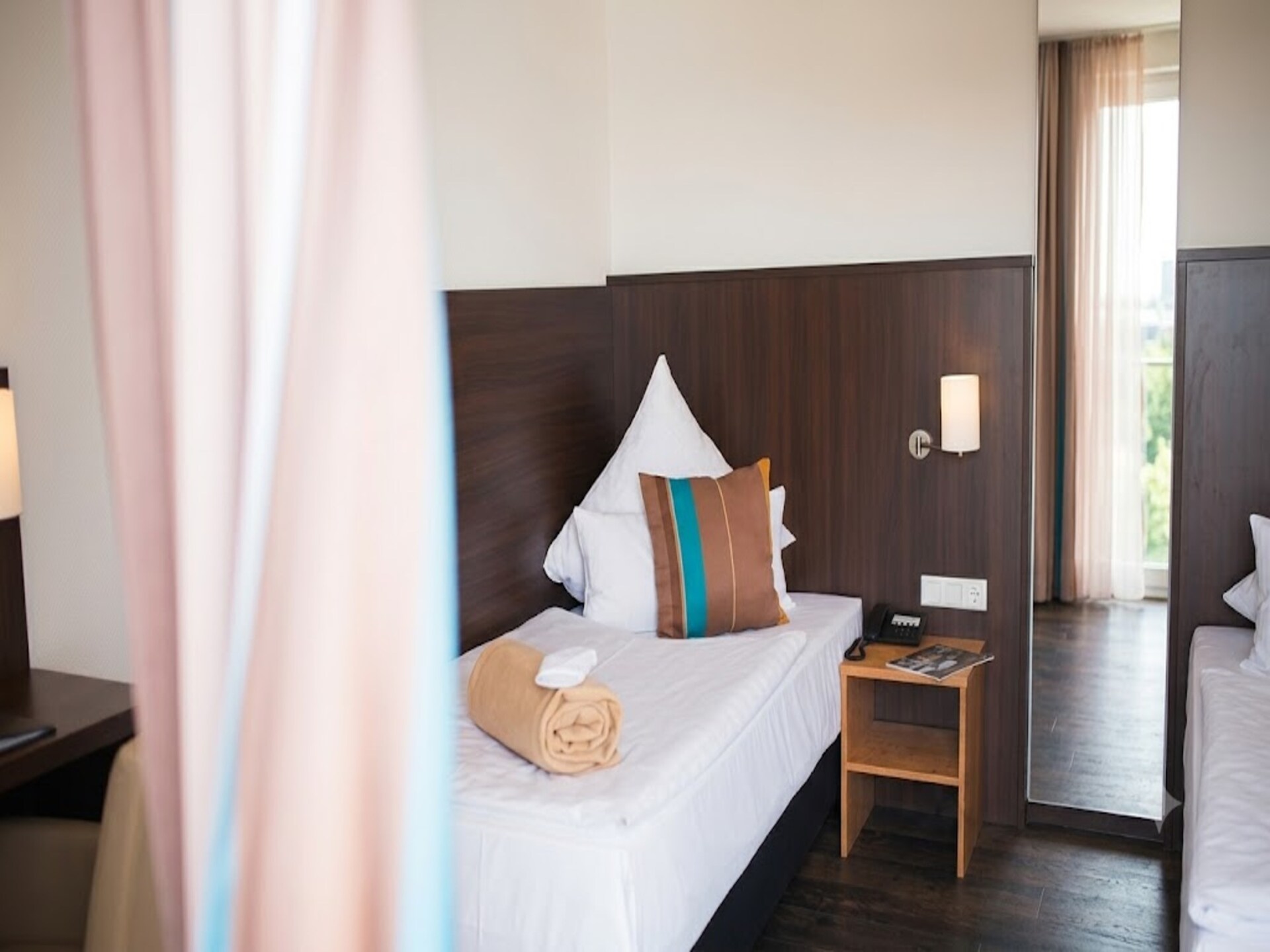 Stuttgart Großbettlingen Hotel by Belvilla Standard Room - foto 7