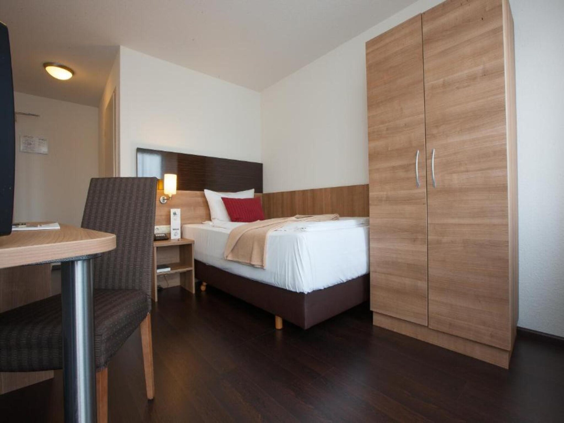 Stuttgart Großbettlingen Hotel by Belvilla Standard Room - foto 23