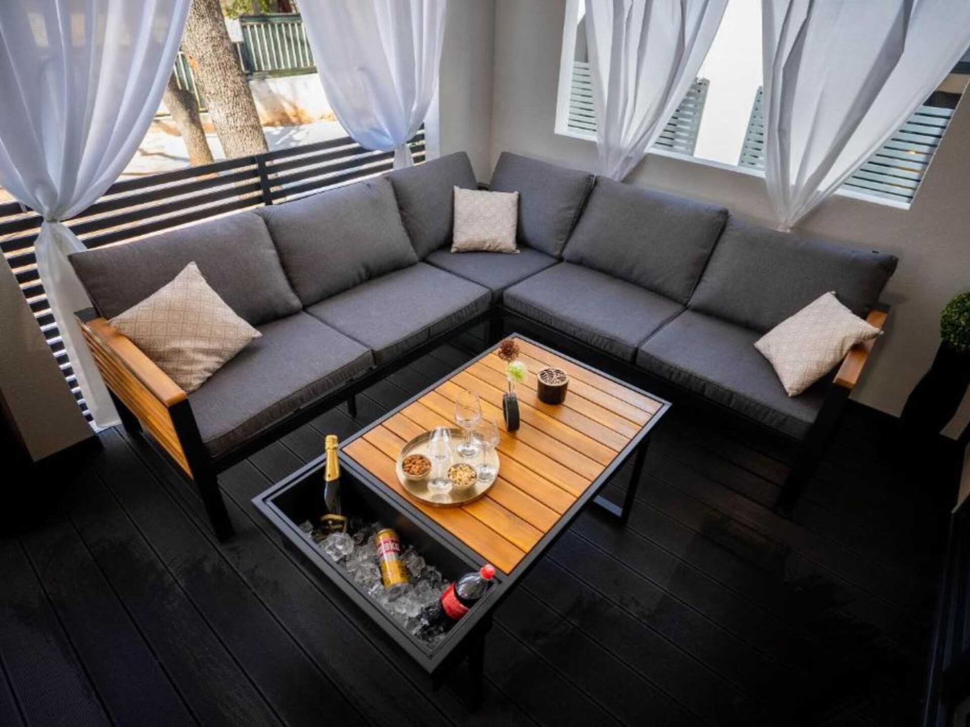 Lux Mobile Homes Vodice - Two bedroom home with private hot tub (Maris) - foto 10